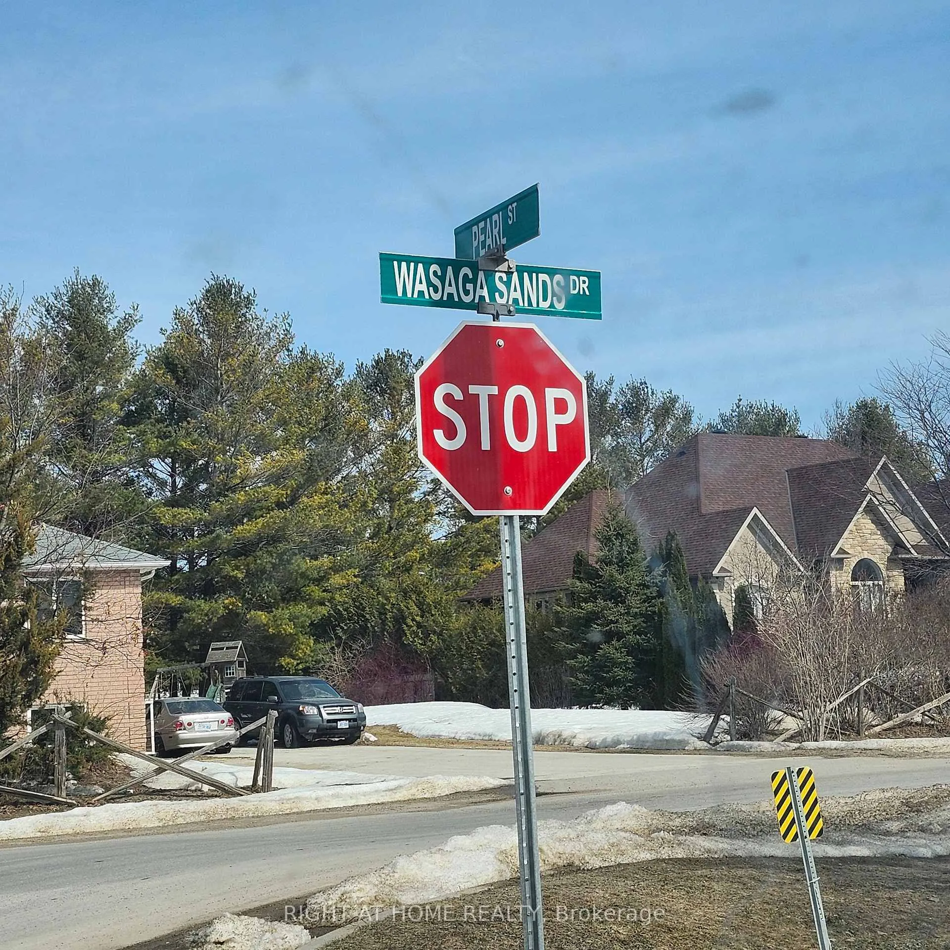 Photo 12 of 55 Amber Drive, Wasaga Beach — HOMEH