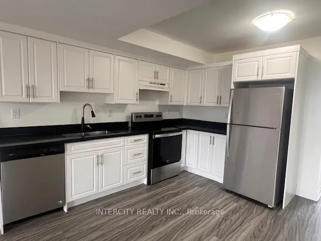 Photo 5 of 77 Vedette Way, Vaughan, Vellore Village — HOMEH