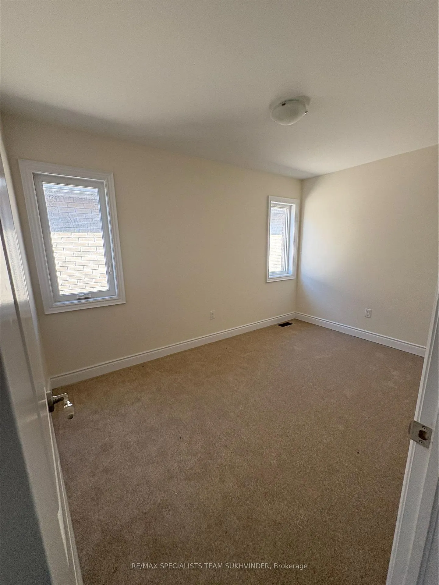 Photo 10 of 117 Kennedy Boulevard, New Tecumseth, Alliston — HOMEH