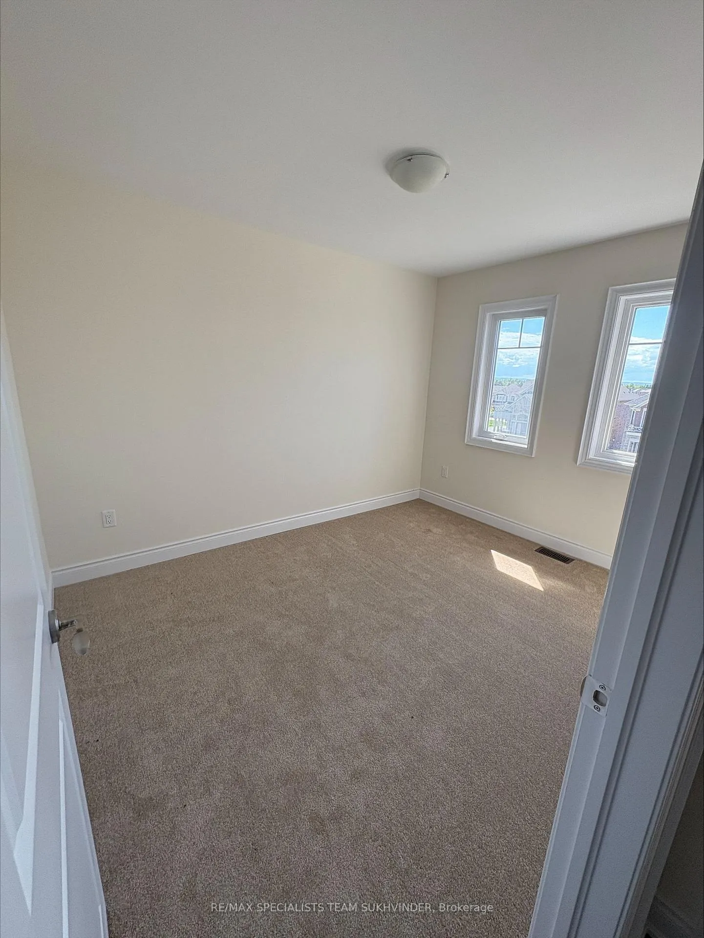 Photo 14 of 117 Kennedy Boulevard, New Tecumseth, Alliston — HOMEH