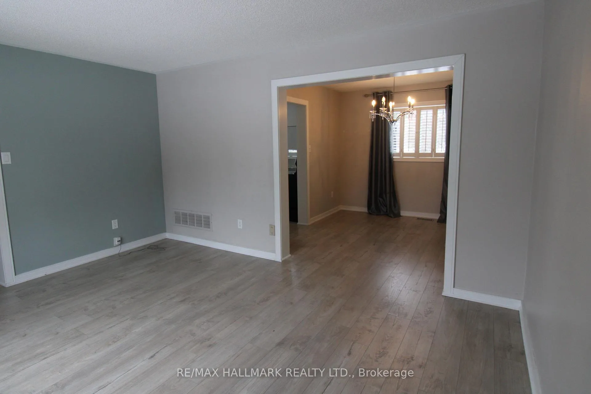 Photo 3 of 20 Brown Street, Barrie, Ardagh — HOMEH