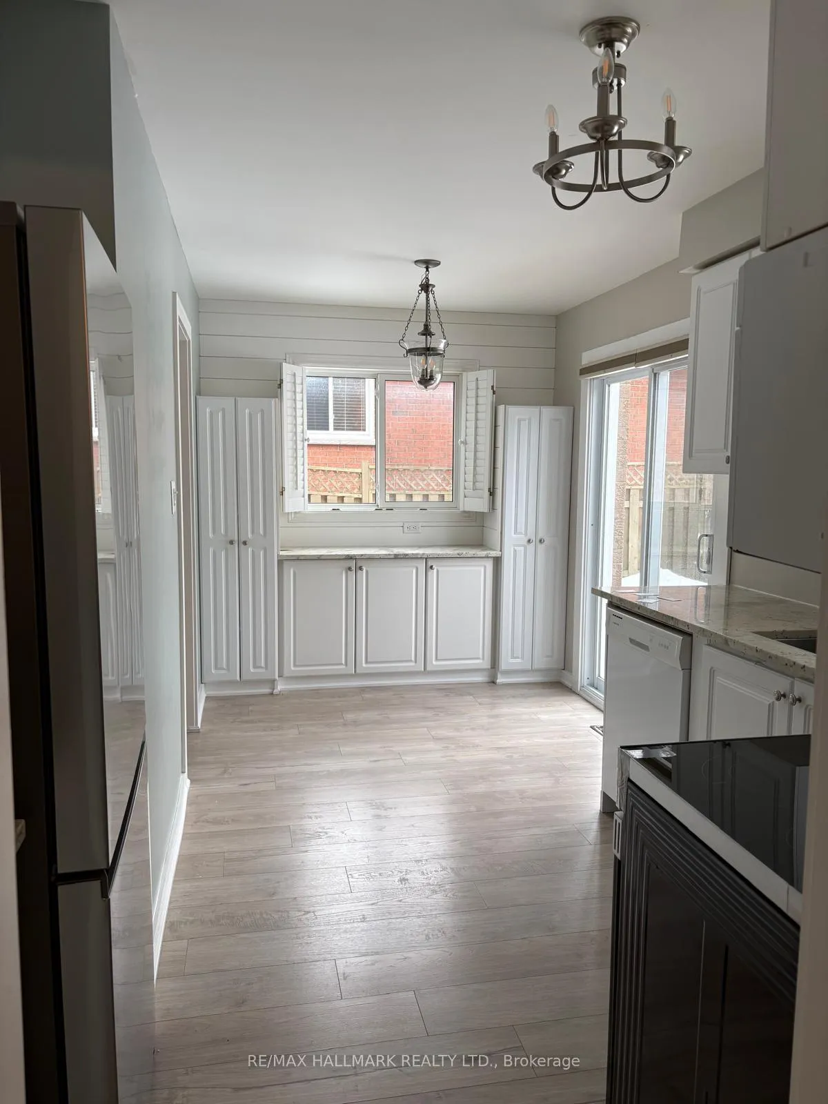 Photo 5 of 20 Brown Street, Barrie, Ardagh — HOMEH