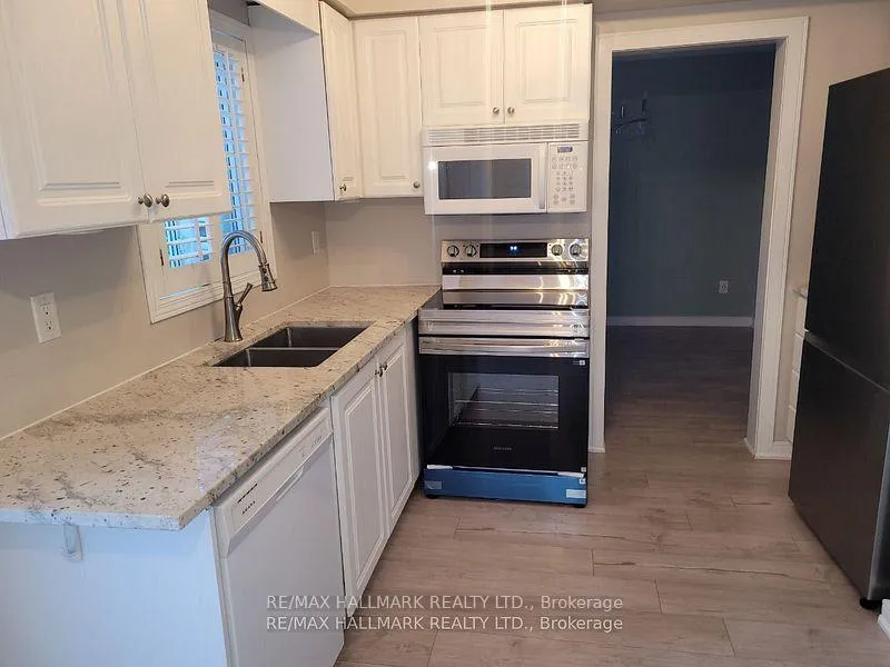 Photo 10 of 20 Brown Street, Barrie, Ardagh — HOMEH