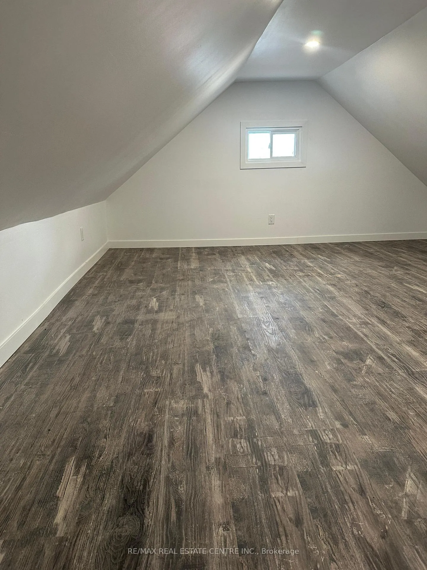 Photo 10 of 50 Grant Street, Chatham-Kent, Chatham — HOMEH