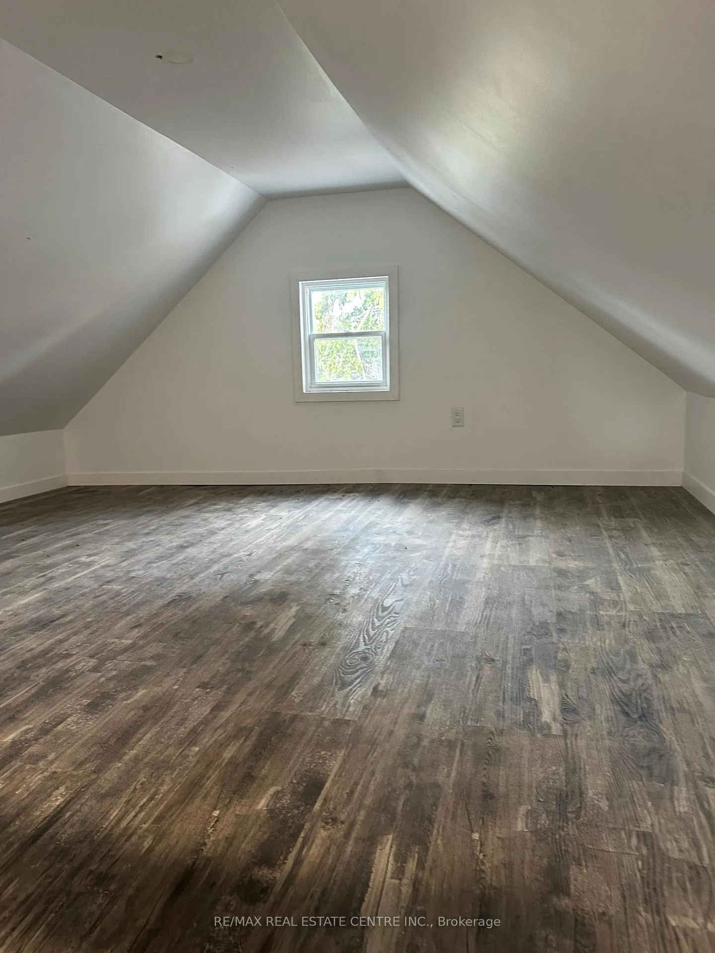 Photo 11 of 50 Grant Street, Chatham-Kent, Chatham — HOMEH