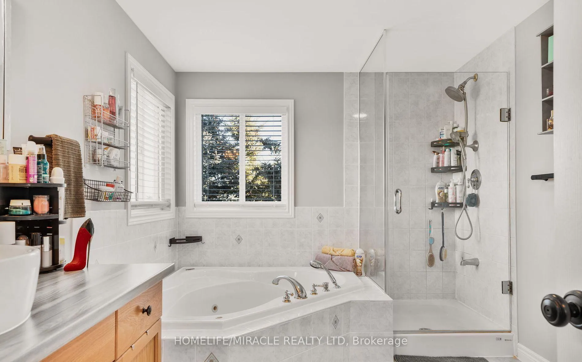Photo 21 of 22 Devonleigh Drive, Amaranth, Rural Amaranth — HOMEH