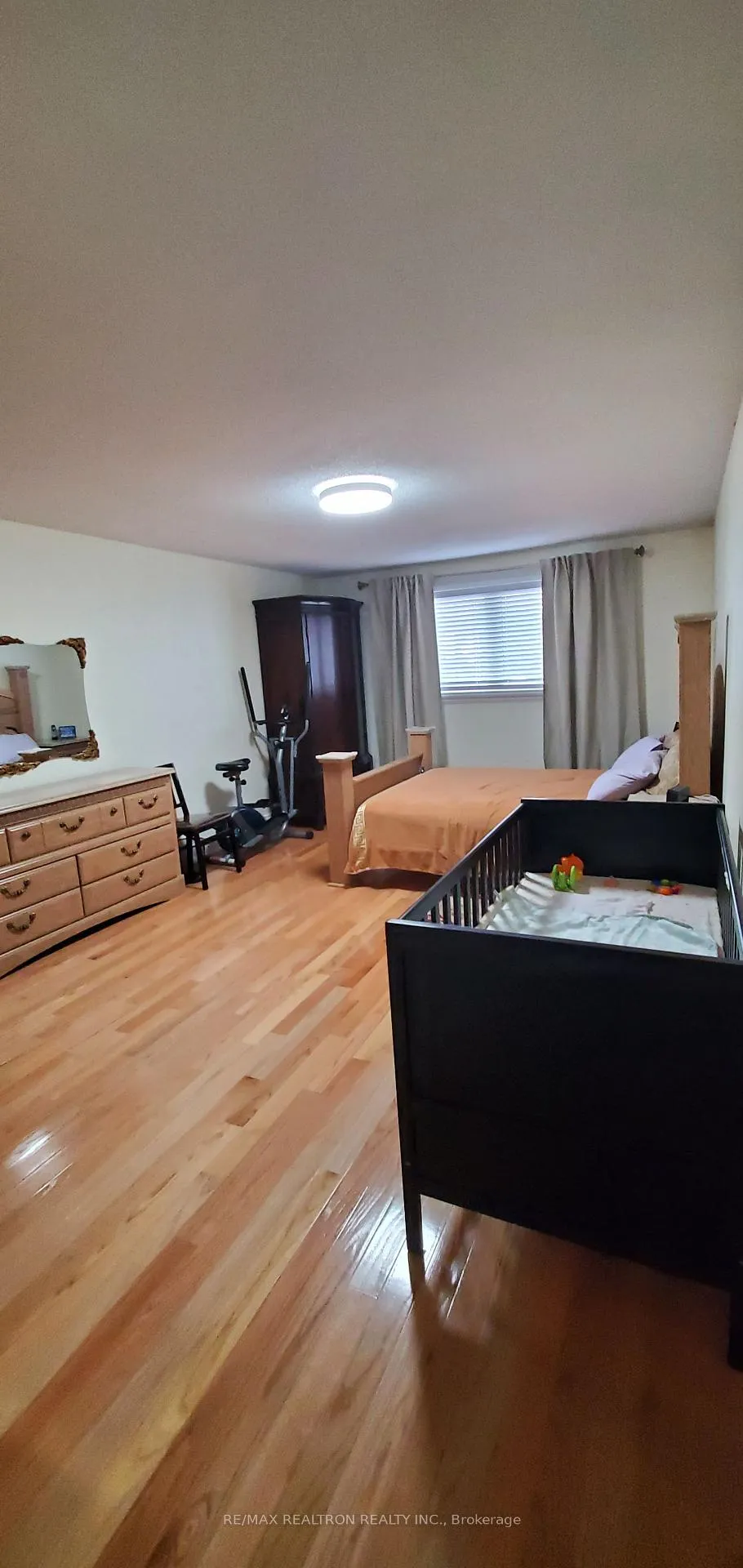 Photo 7 of 127 Gailcrest Circle, Vaughan, Crestwood-Springfarm-Yorkhill — HOMEH
