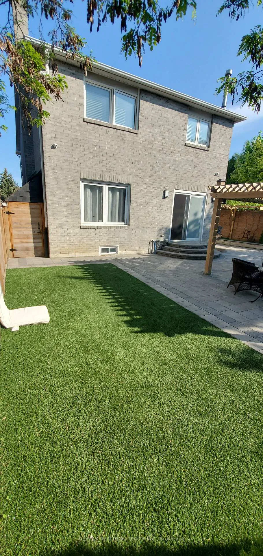 Photo 13 of 127 Gailcrest Circle, Vaughan, Crestwood-Springfarm-Yorkhill — HOMEH