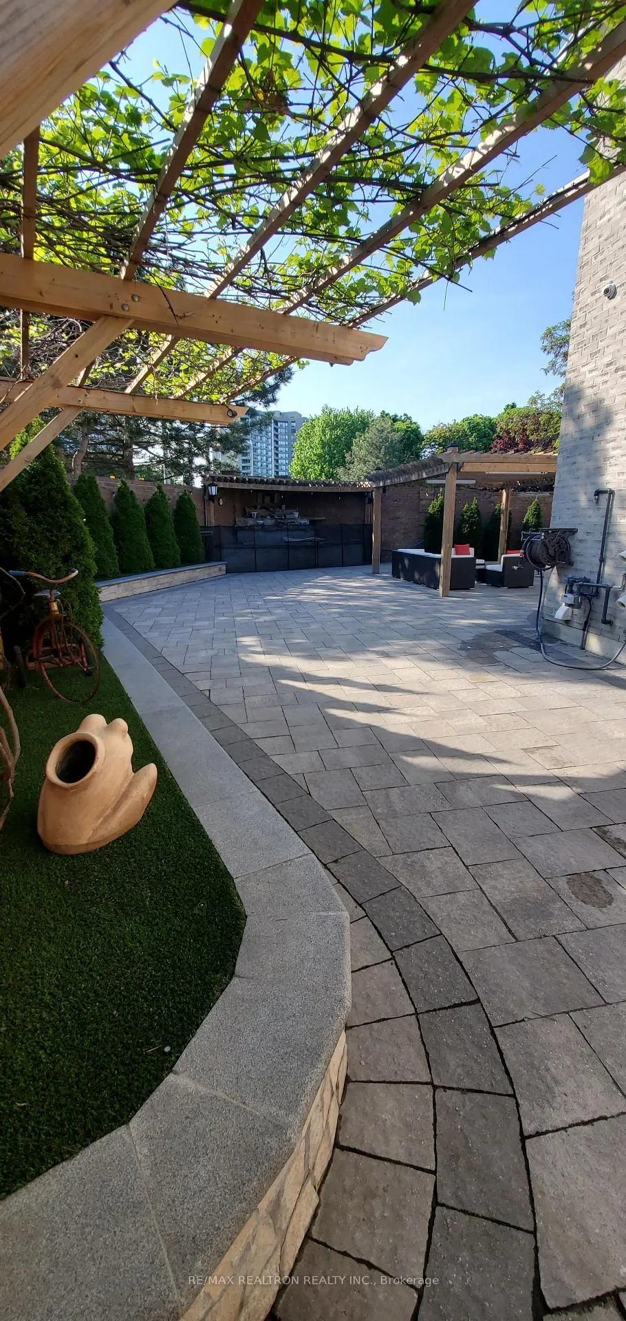 Photo 15 of 127 Gailcrest Circle, Vaughan, Crestwood-Springfarm-Yorkhill — HOMEH