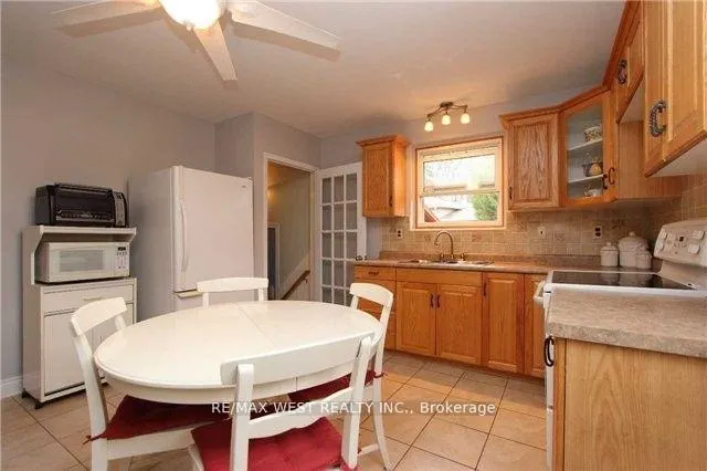 Photo 4 of 39 Keewatin Street S, Oshawa, Donevan — HOMEH