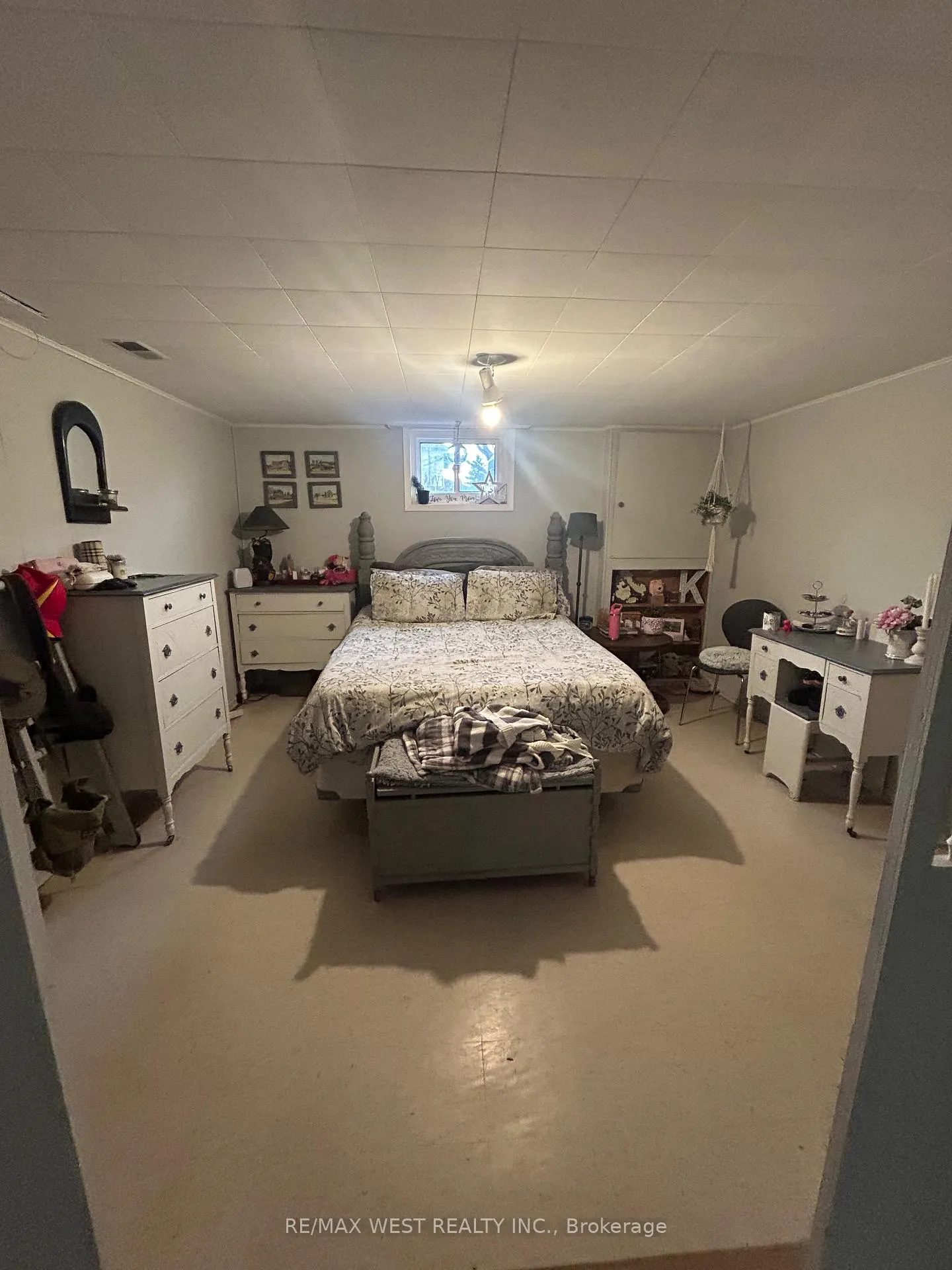Photo 10 of 39 Keewatin Street S, Oshawa, Donevan — HOMEH