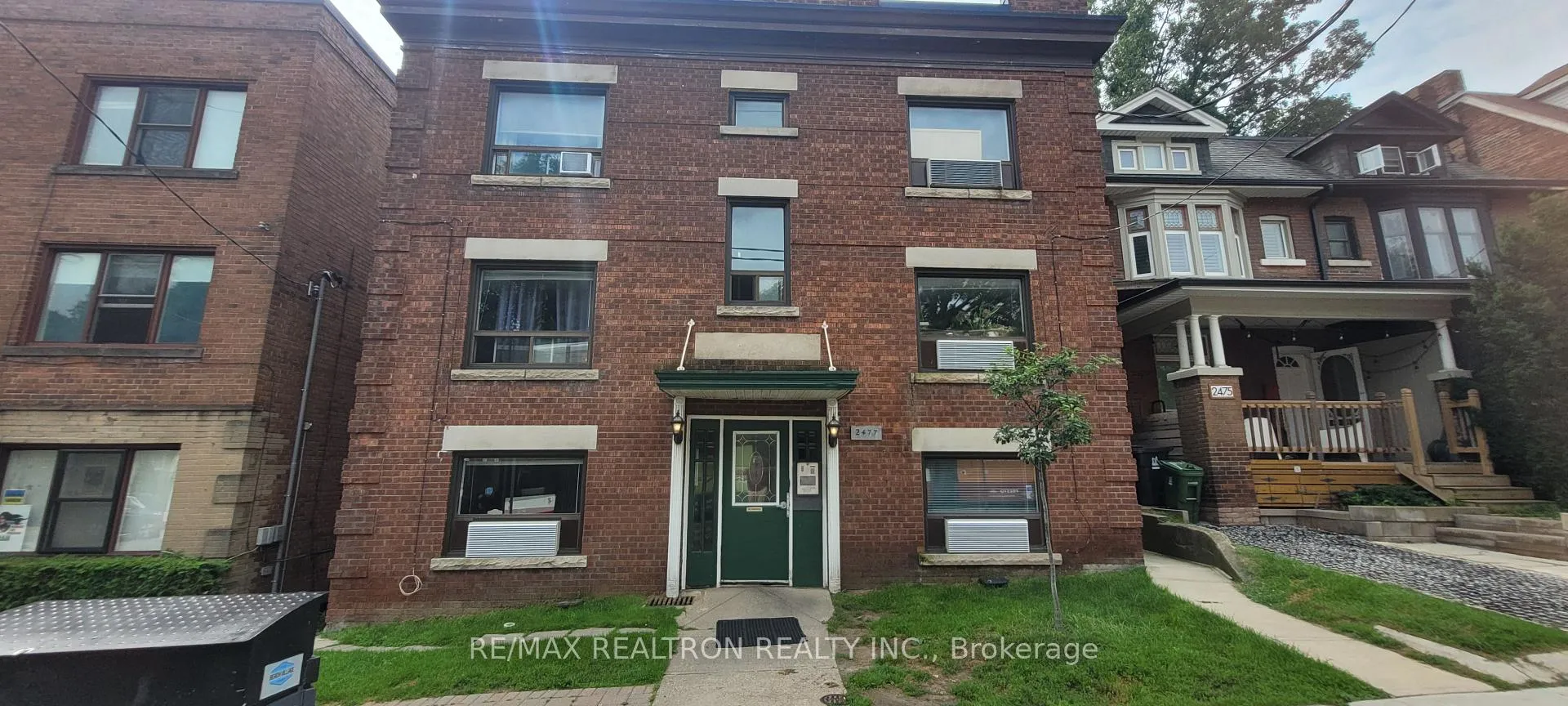 Front of Unit 9, 2477 Queen Street E