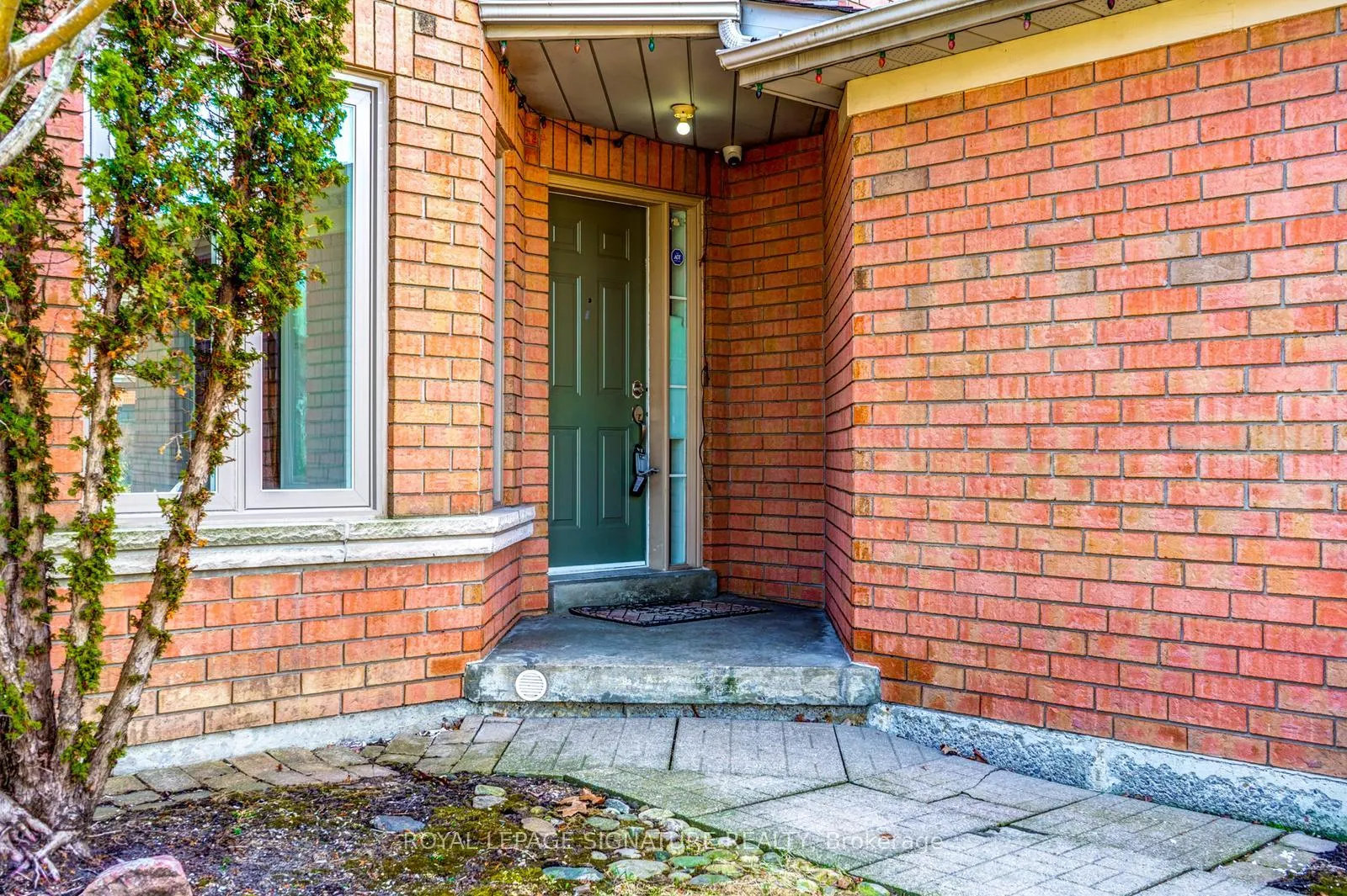 Photo 4 of 57 Song Bird Drive, Markham, Rouge Fairways — HOMEH