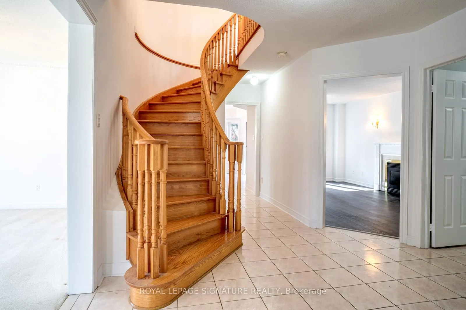Photo 6 of 57 Song Bird Drive, Markham, Rouge Fairways — HOMEH
