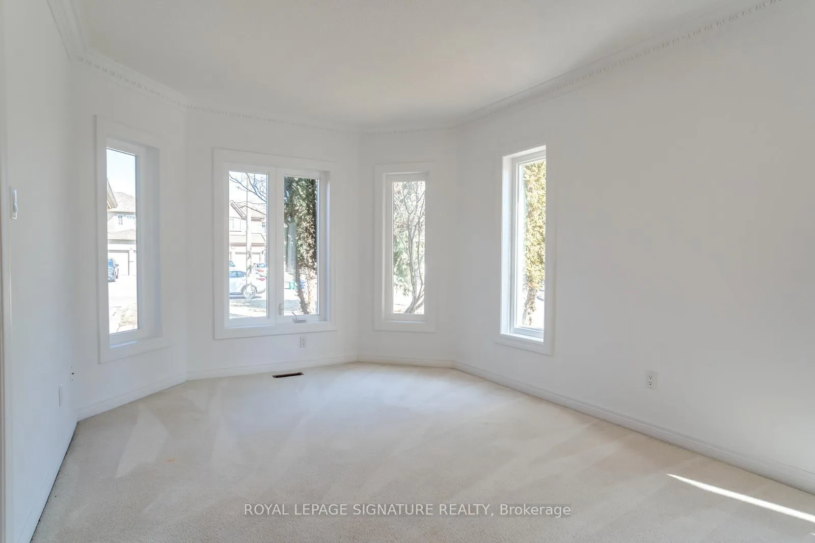 Photo 7 of 57 Song Bird Drive, Markham, Rouge Fairways — HOMEH