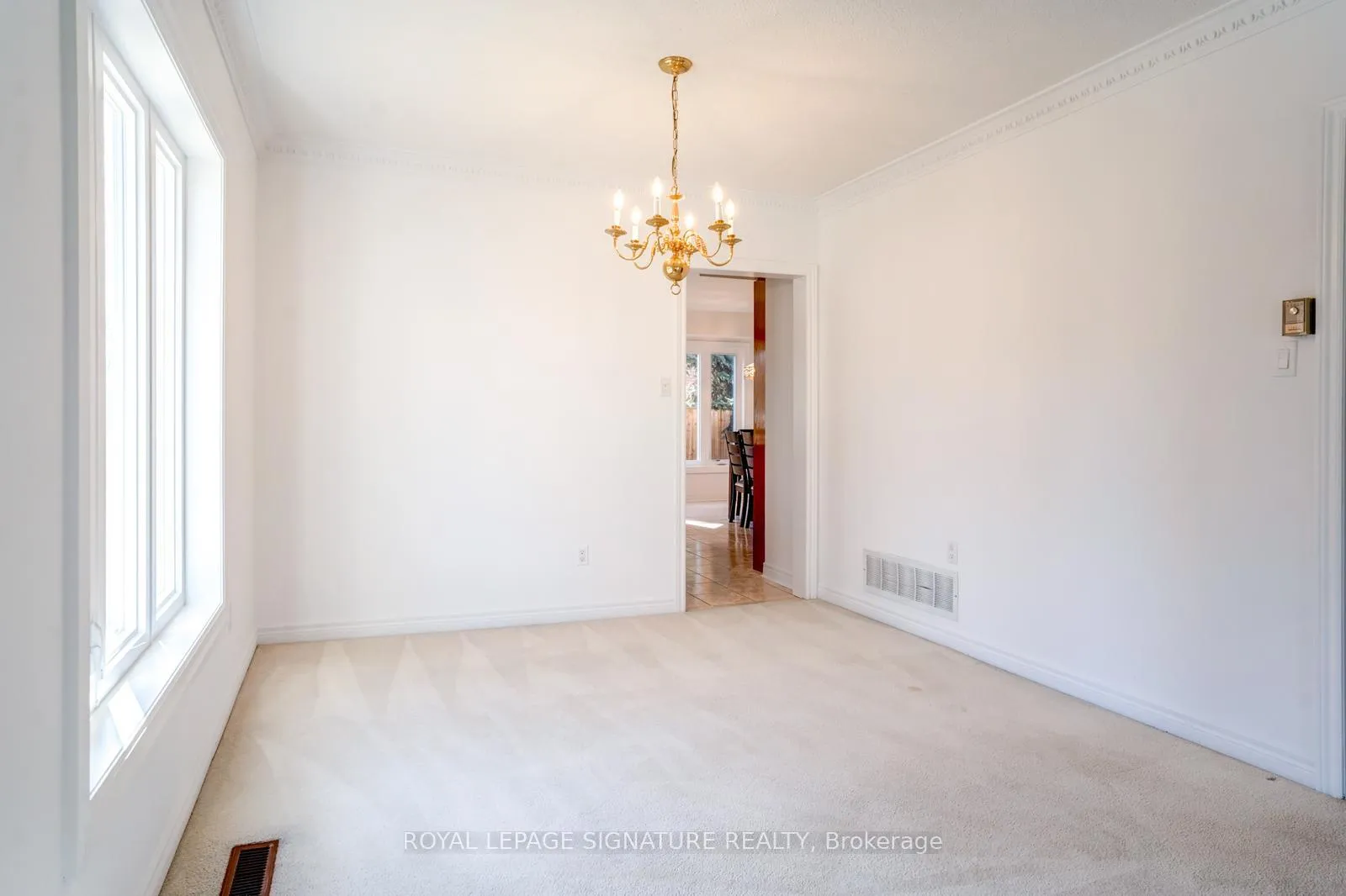 Photo 10 of 57 Song Bird Drive, Markham, Rouge Fairways — HOMEH