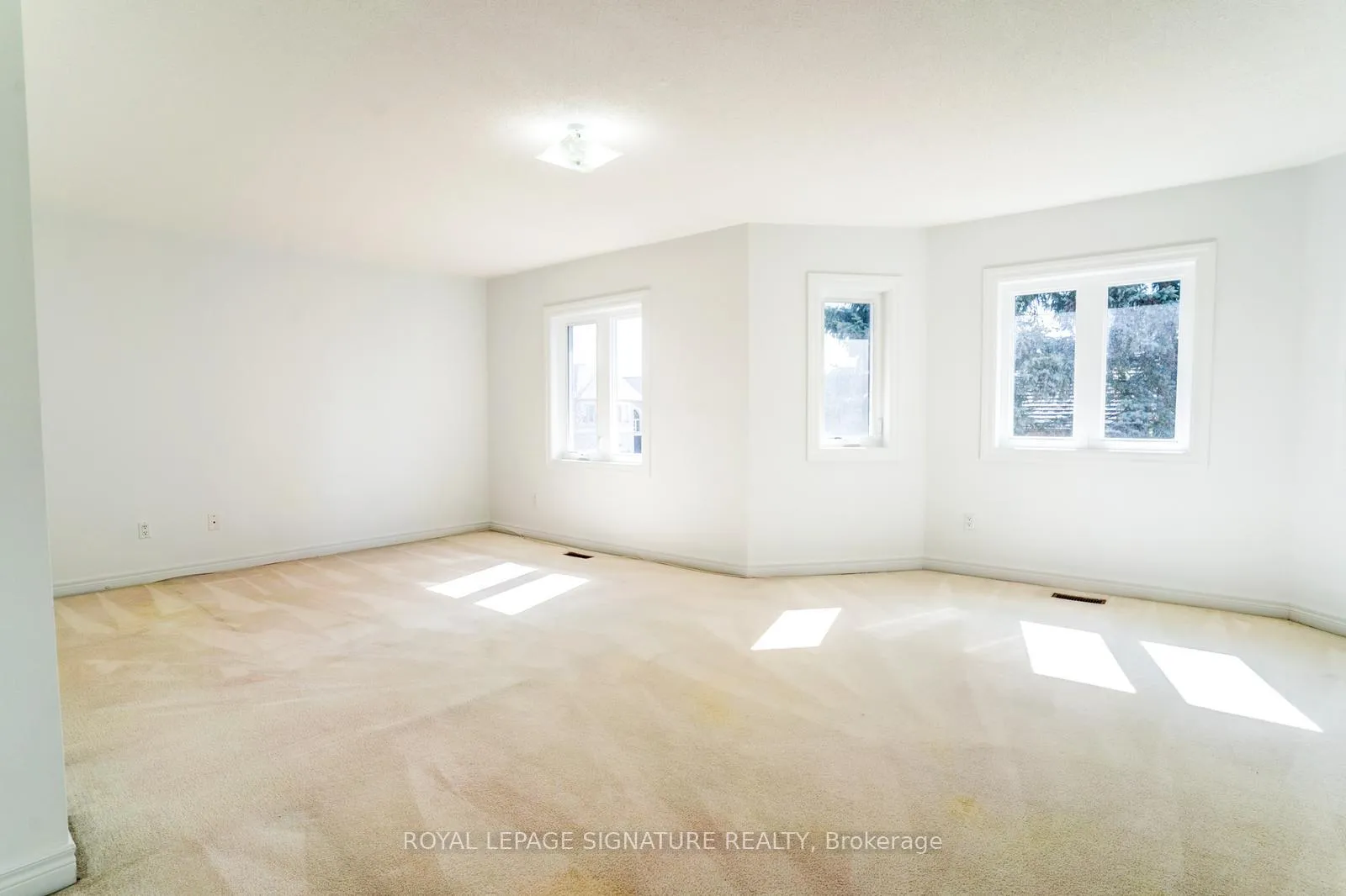 Photo 27 of 57 Song Bird Drive, Markham, Rouge Fairways — HOMEH