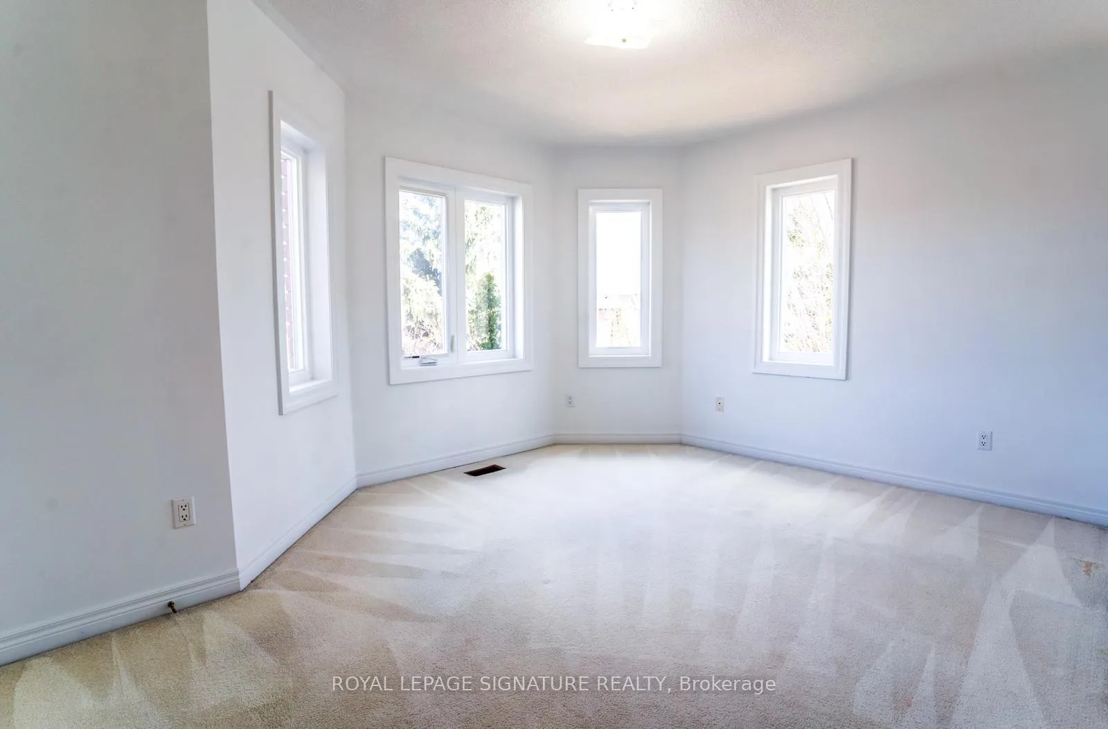 Photo 36 of 57 Song Bird Drive, Markham, Rouge Fairways — HOMEH
