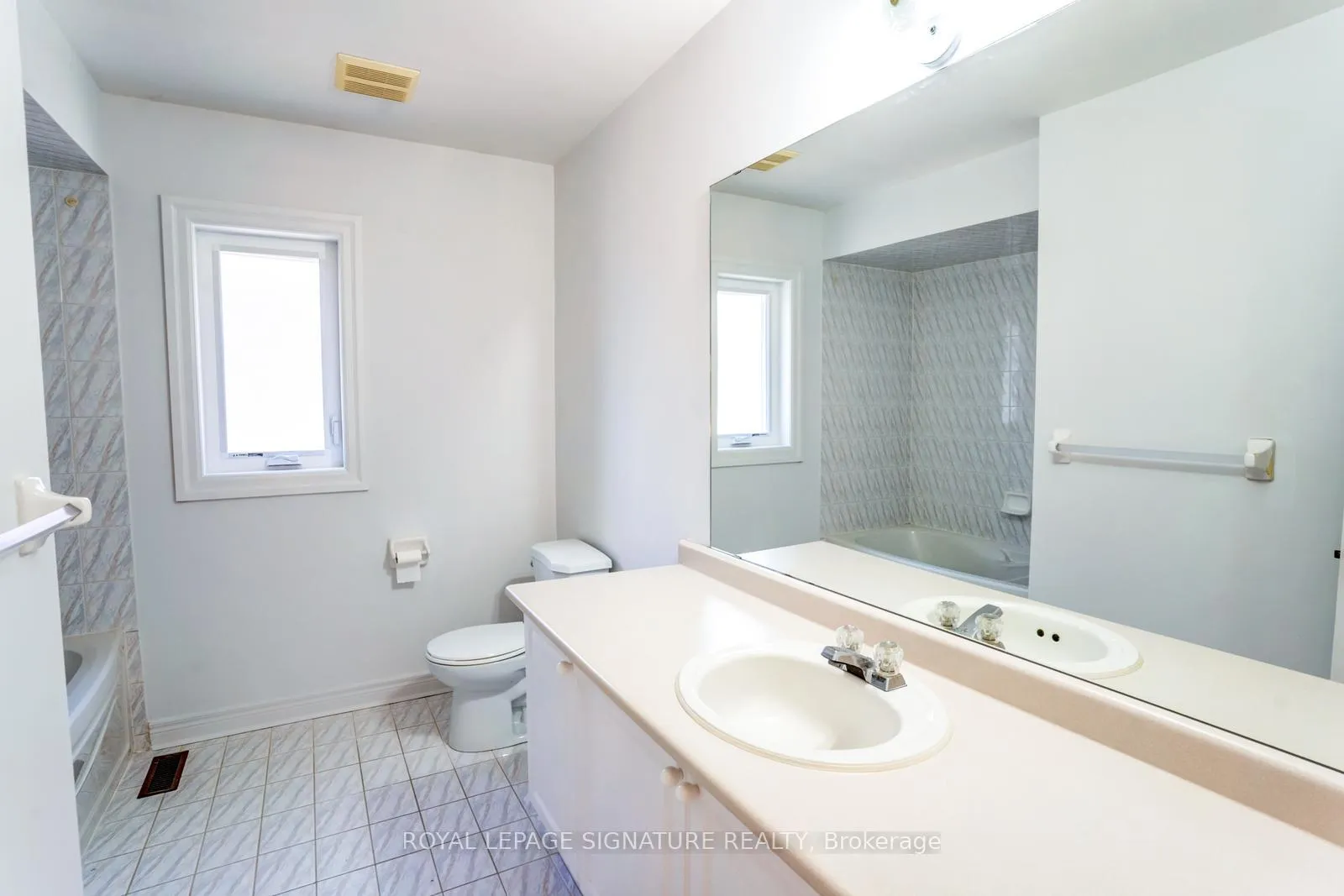 Photo 39 of 57 Song Bird Drive, Markham, Rouge Fairways — HOMEH