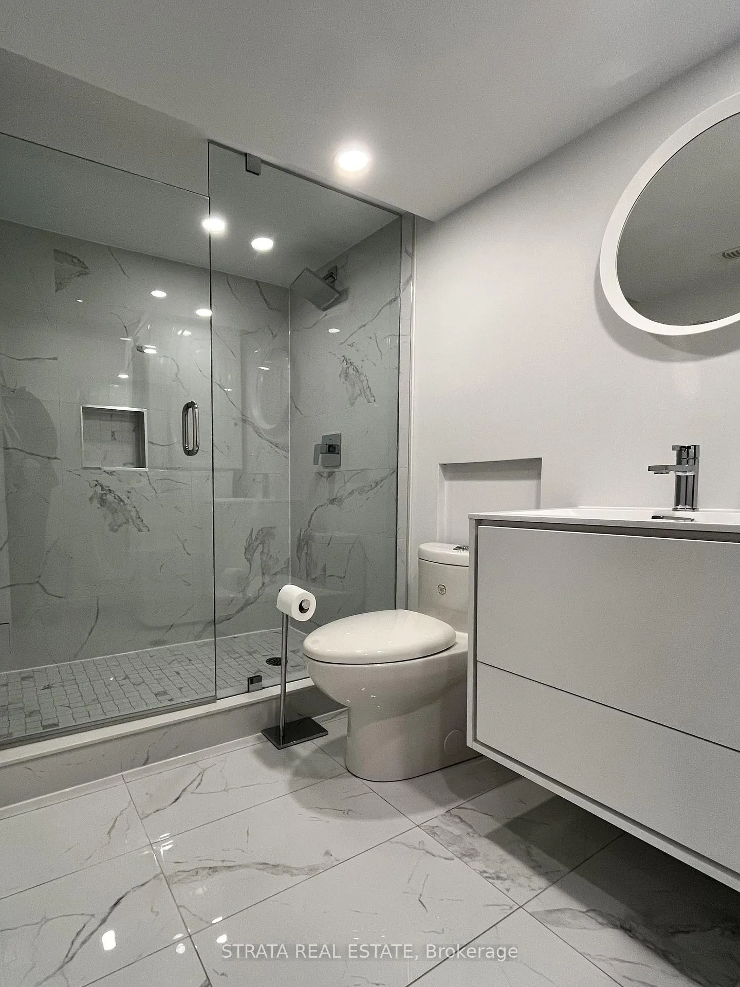 Photo 14 of 124 De Grassi Street, Toronto, South Riverdale — HOMEH