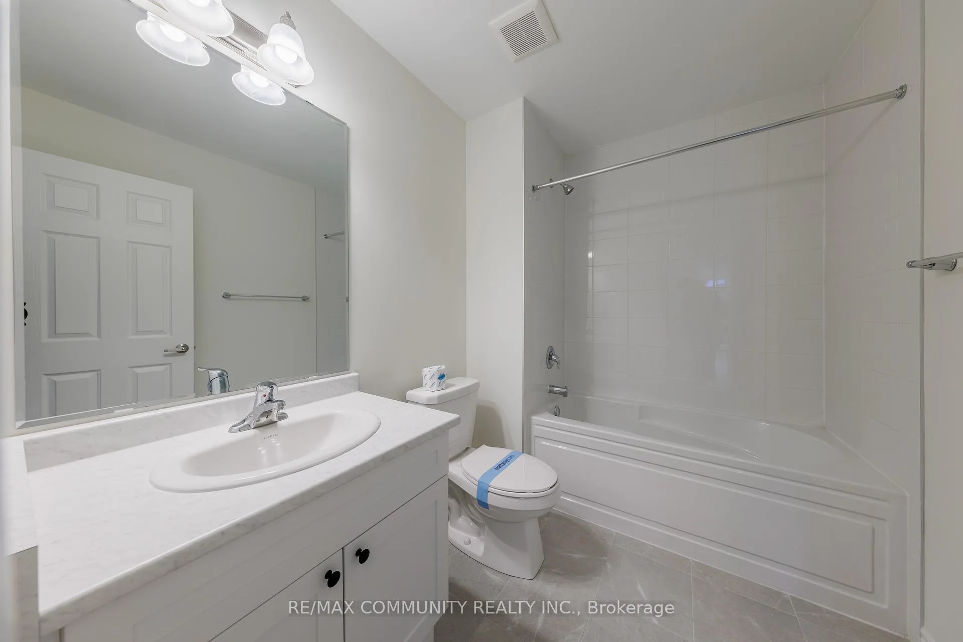 Photo 10 of 3356 Swordbill Street, Pickering, Rural Pickering — HOMEH