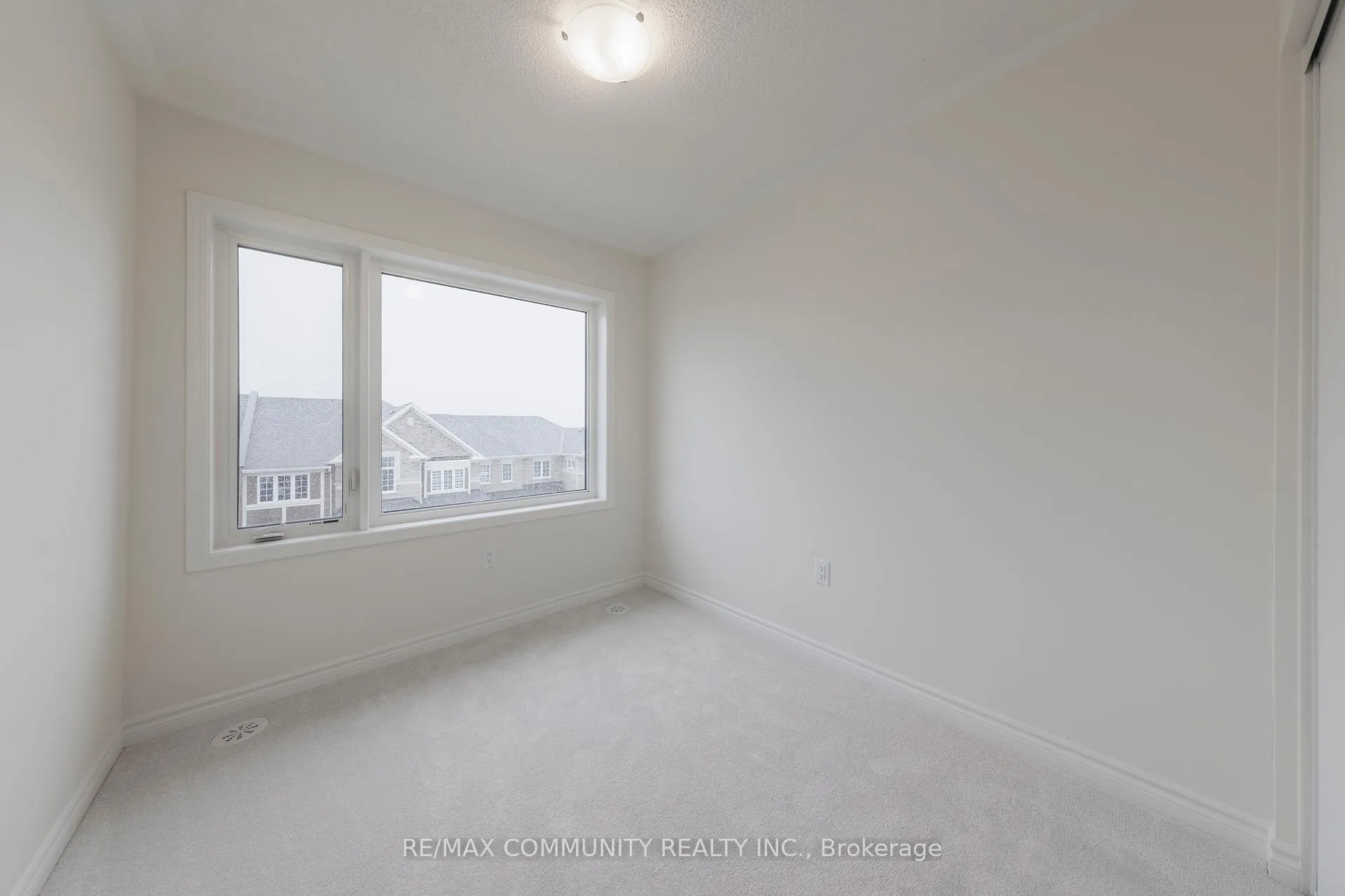 Photo 14 of 3356 Swordbill Street, Pickering, Rural Pickering — HOMEH