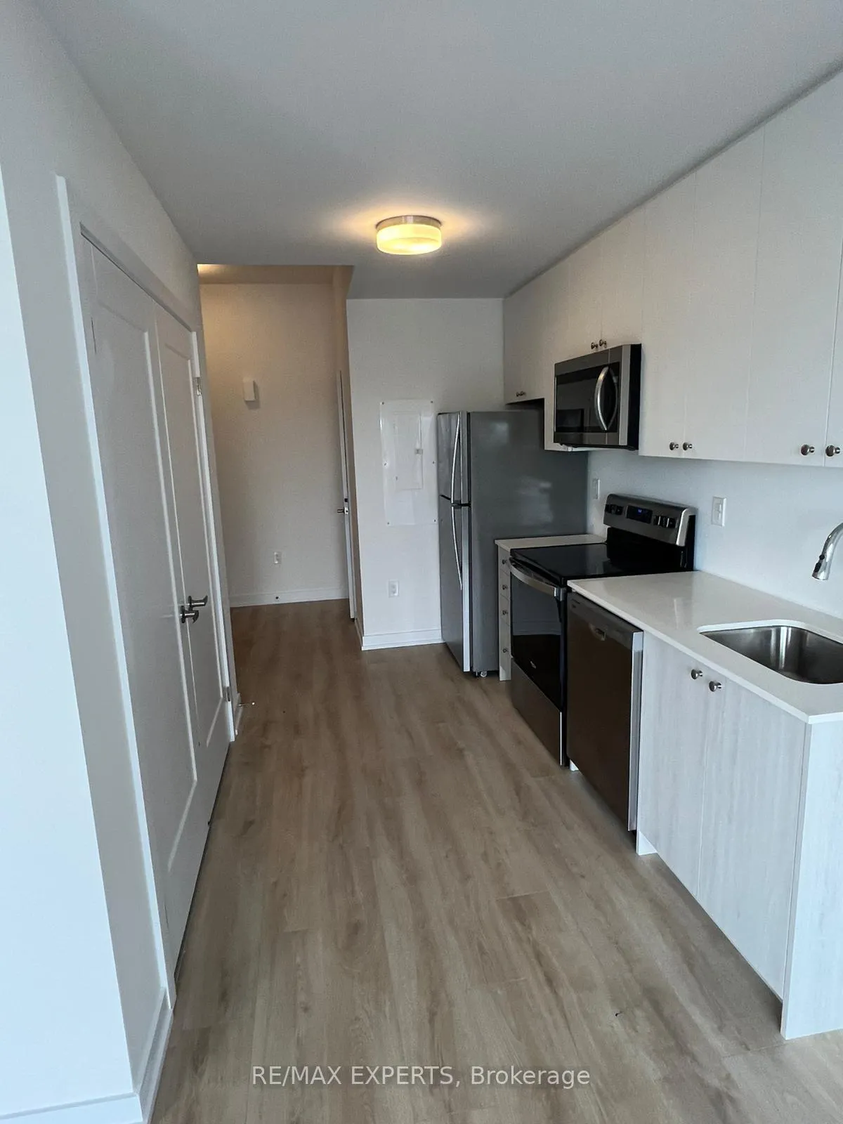 Photo 2 of 40 Palace Street, Kitchener — HOMEH