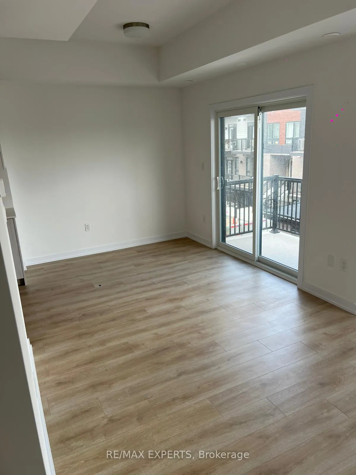 Photo 4 of 40 Palace Street, Kitchener — HOMEH