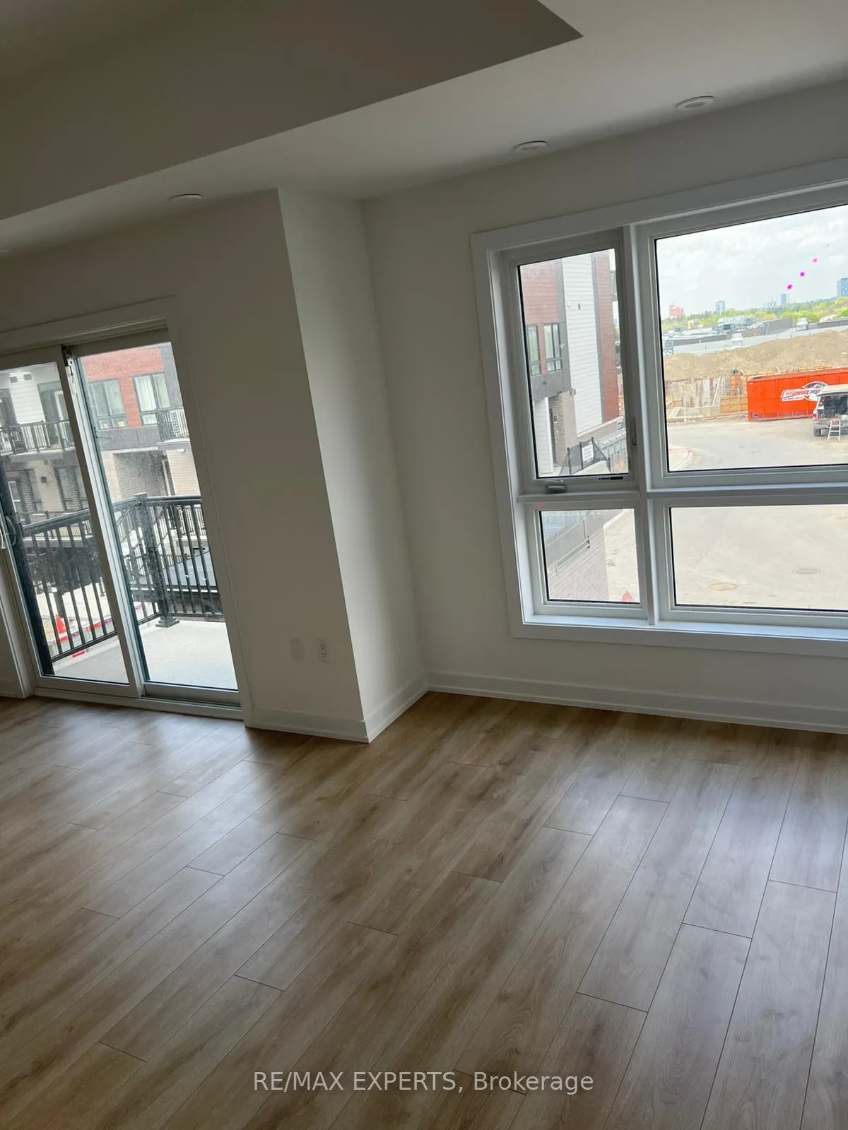 Photo 5 of 40 Palace Street, Kitchener — HOMEH