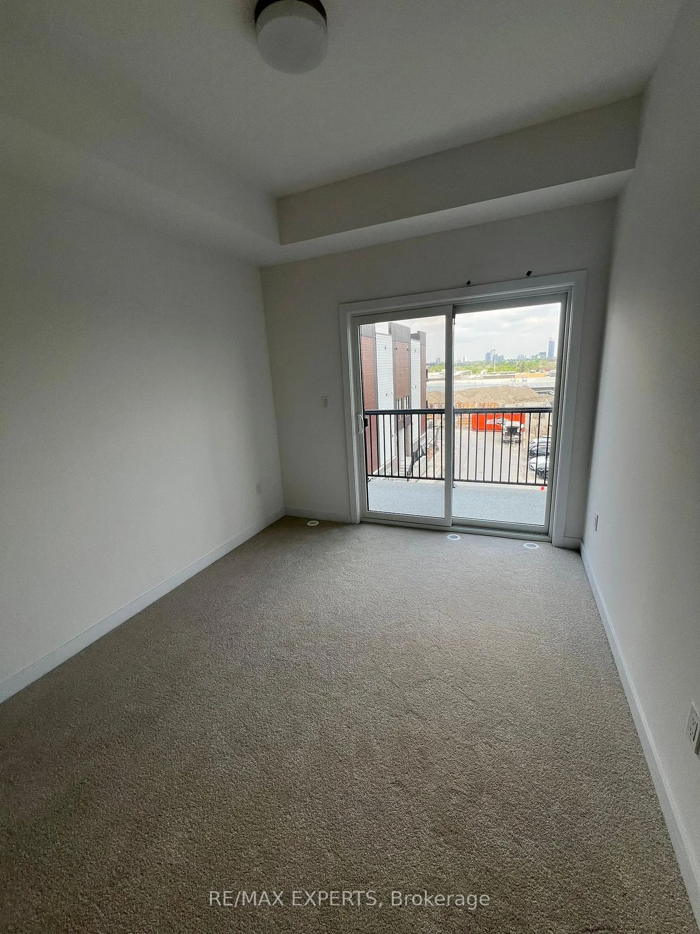 Photo 12 of 40 Palace Street, Kitchener — HOMEH