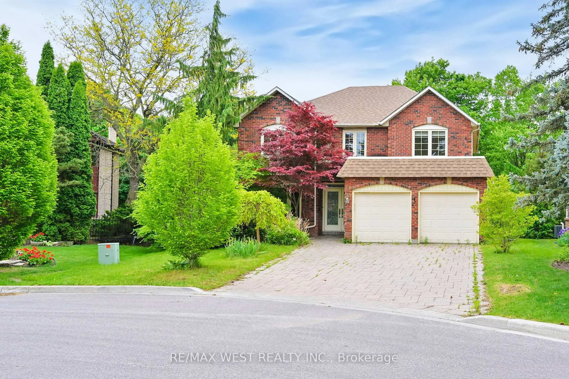 Photo 1 of 16 Prince Edward Boulevard, Markham, Thornlea — HOMEH