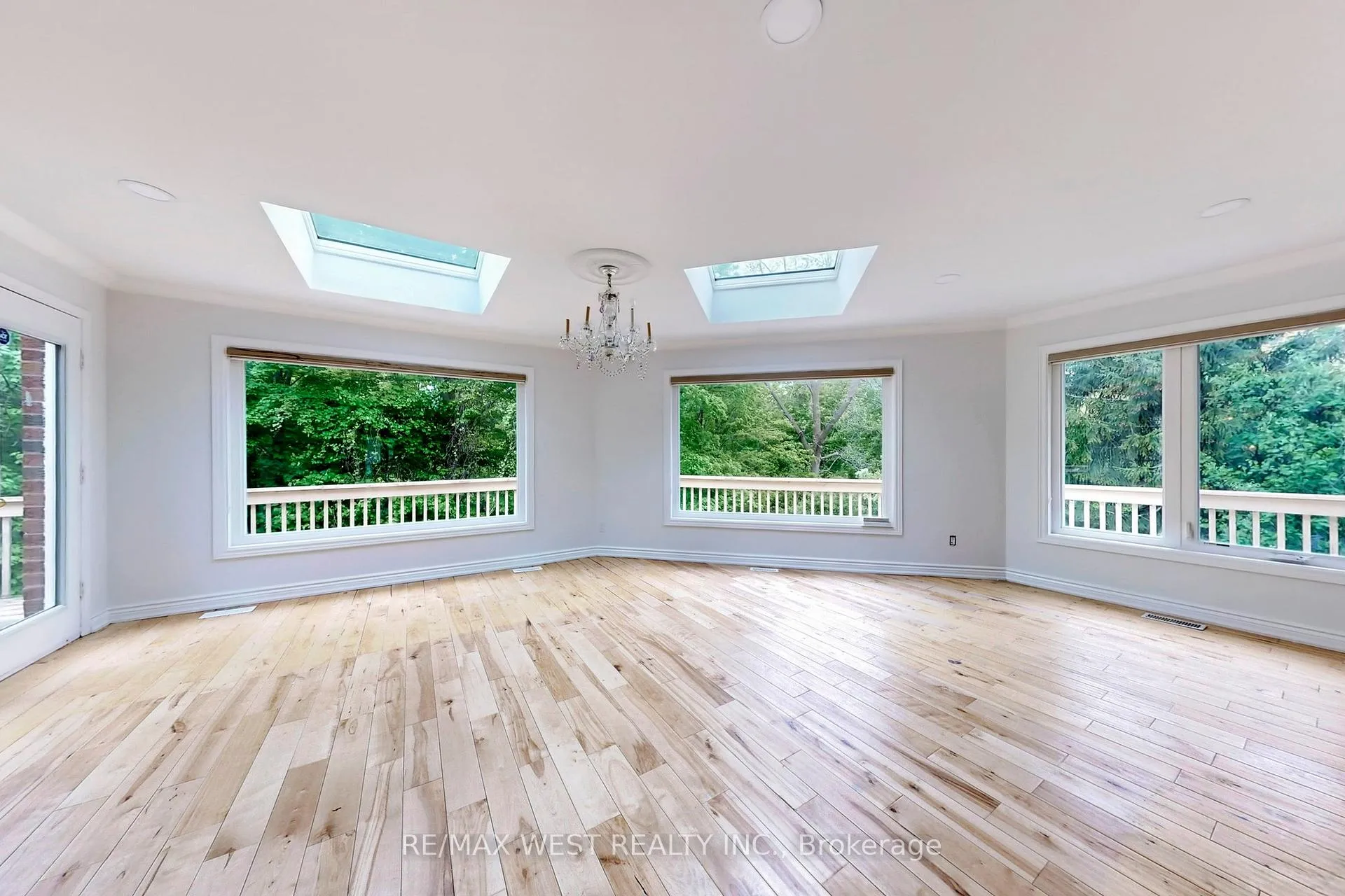 Photo 15 of 16 Prince Edward Boulevard, Markham, Thornlea — HOMEH