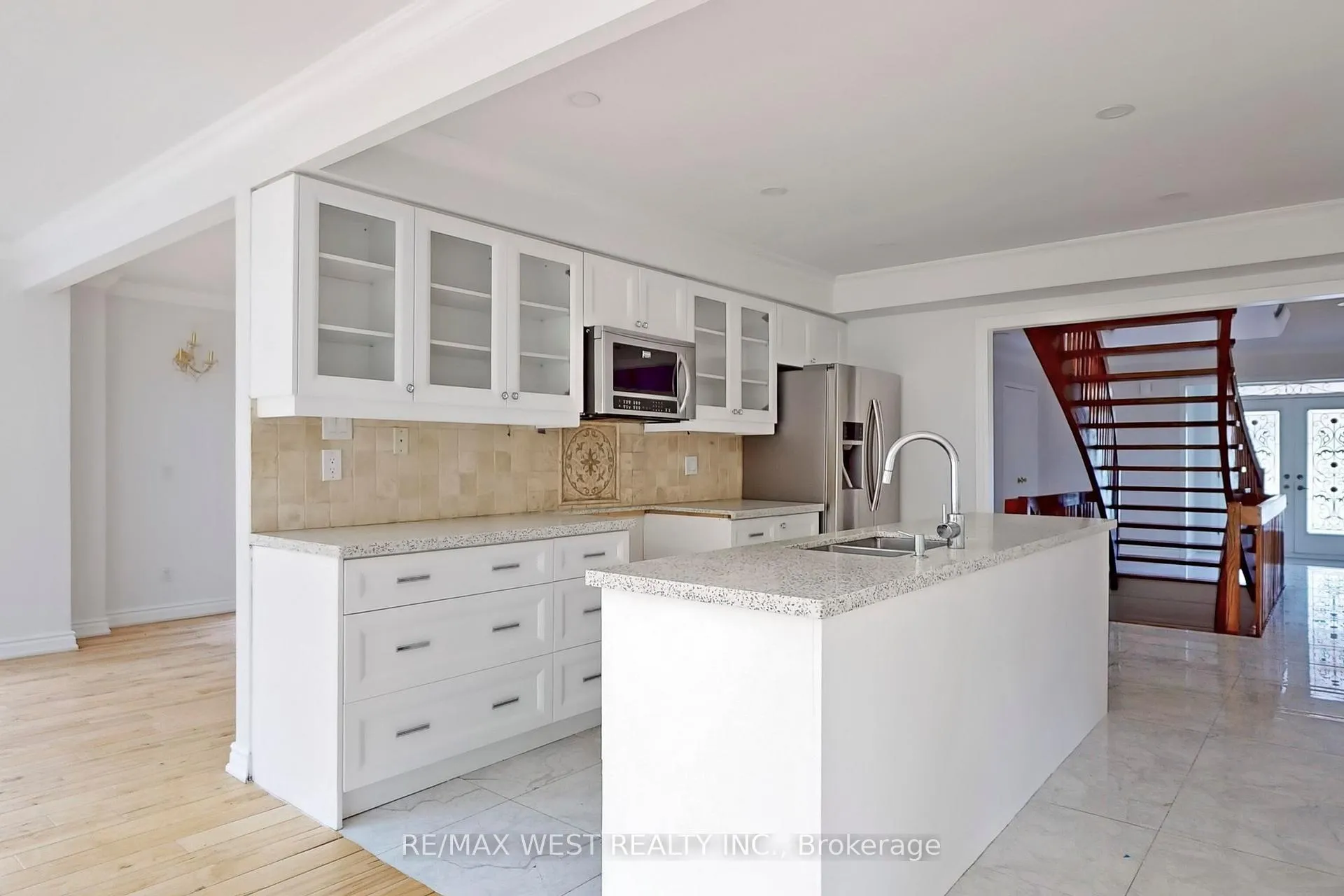 Photo 19 of 16 Prince Edward Boulevard, Markham, Thornlea — HOMEH