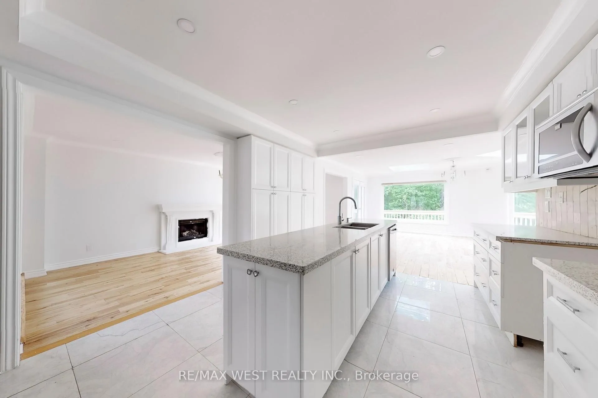 Photo 22 of 16 Prince Edward Boulevard, Markham, Thornlea — HOMEH