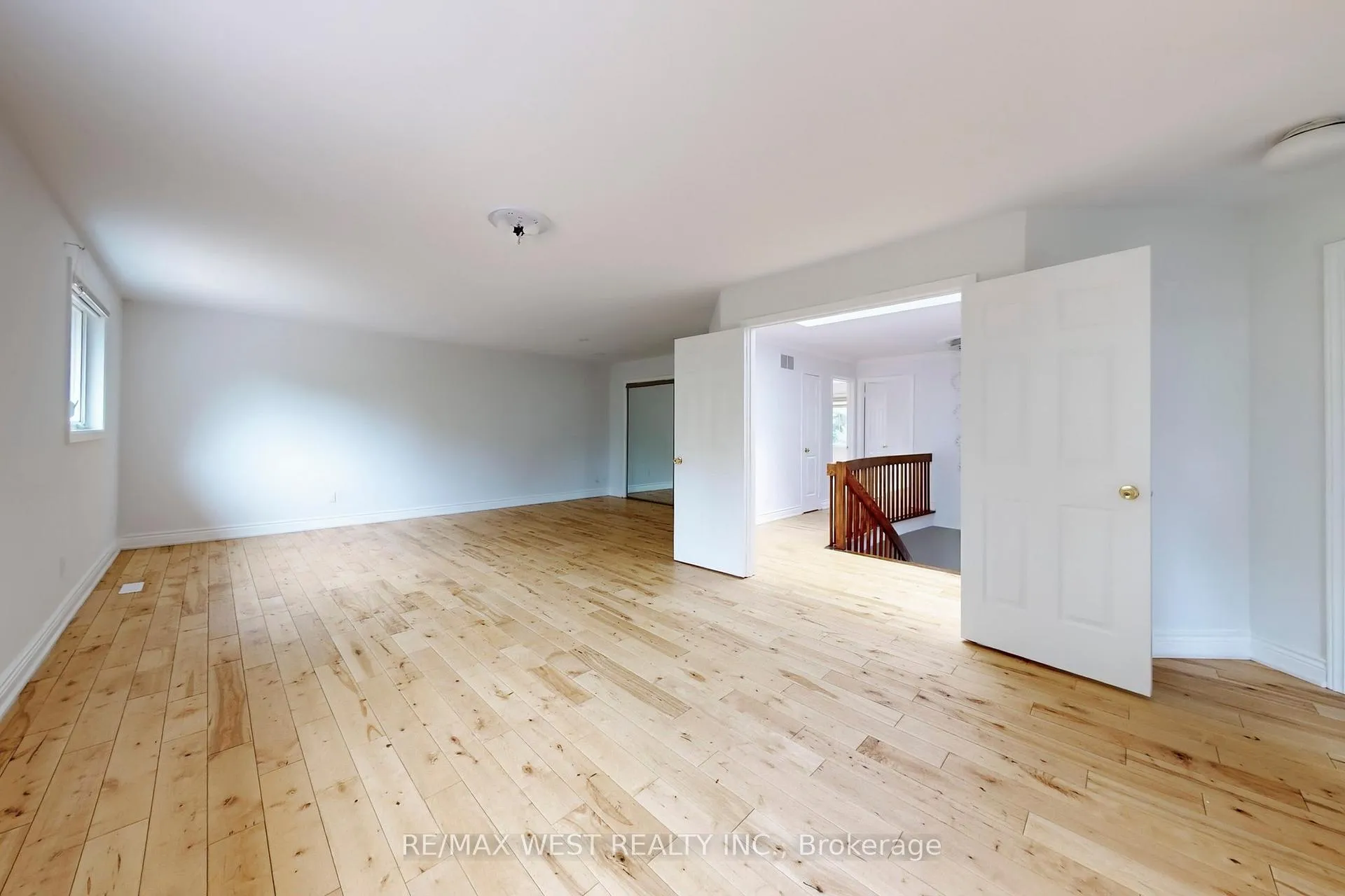 Photo 29 of 16 Prince Edward Boulevard, Markham, Thornlea — HOMEH