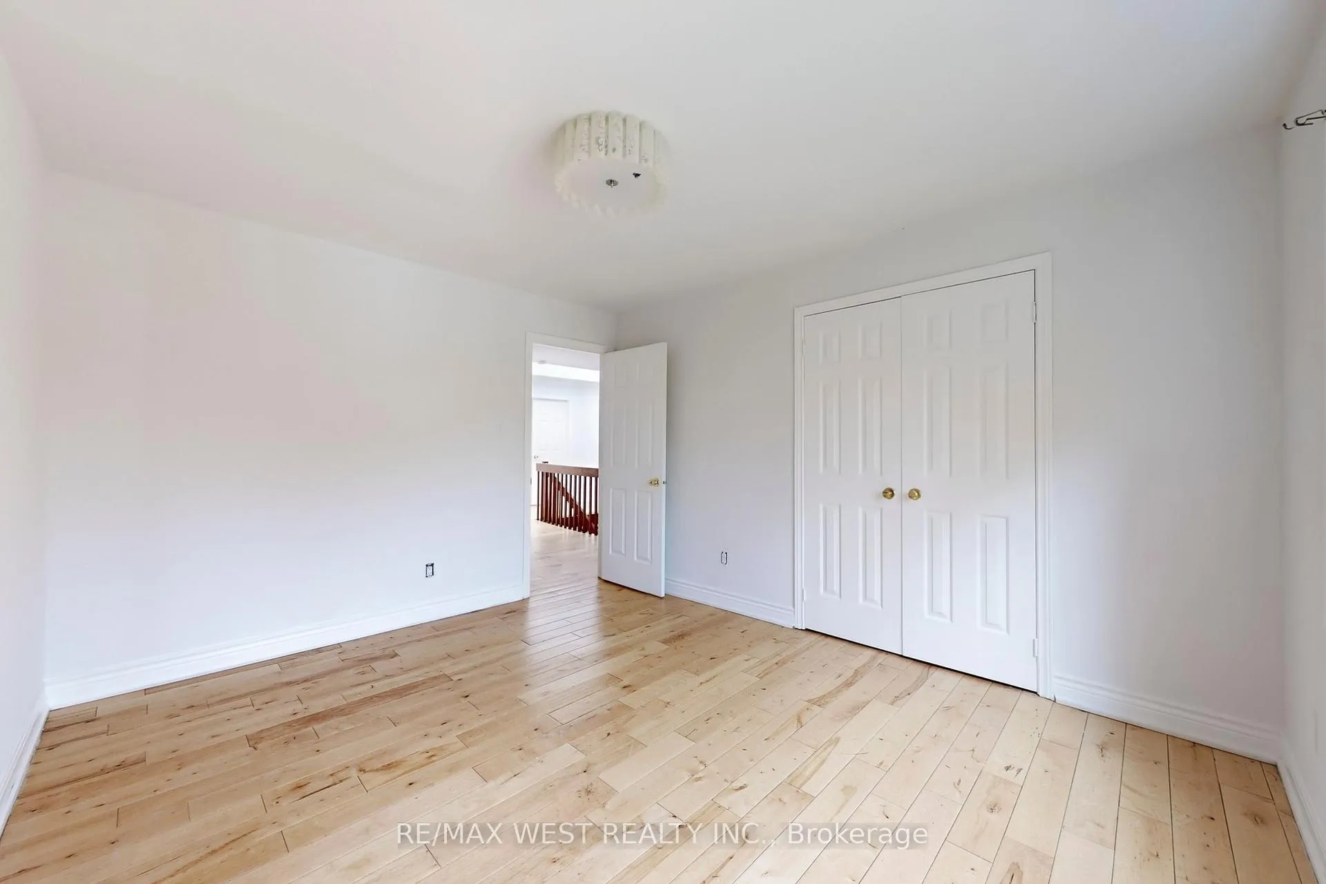 Photo 33 of 16 Prince Edward Boulevard, Markham, Thornlea — HOMEH