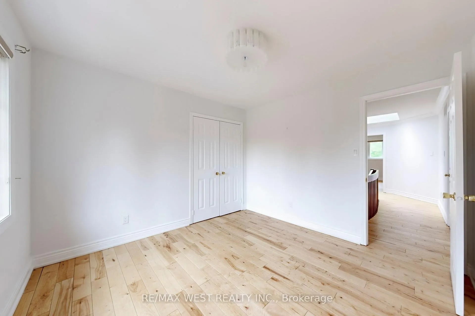 Photo 36 of 16 Prince Edward Boulevard, Markham, Thornlea — HOMEH