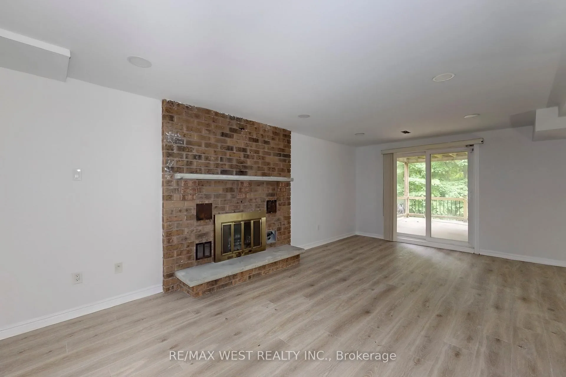Photo 38 of 16 Prince Edward Boulevard, Markham, Thornlea — HOMEH