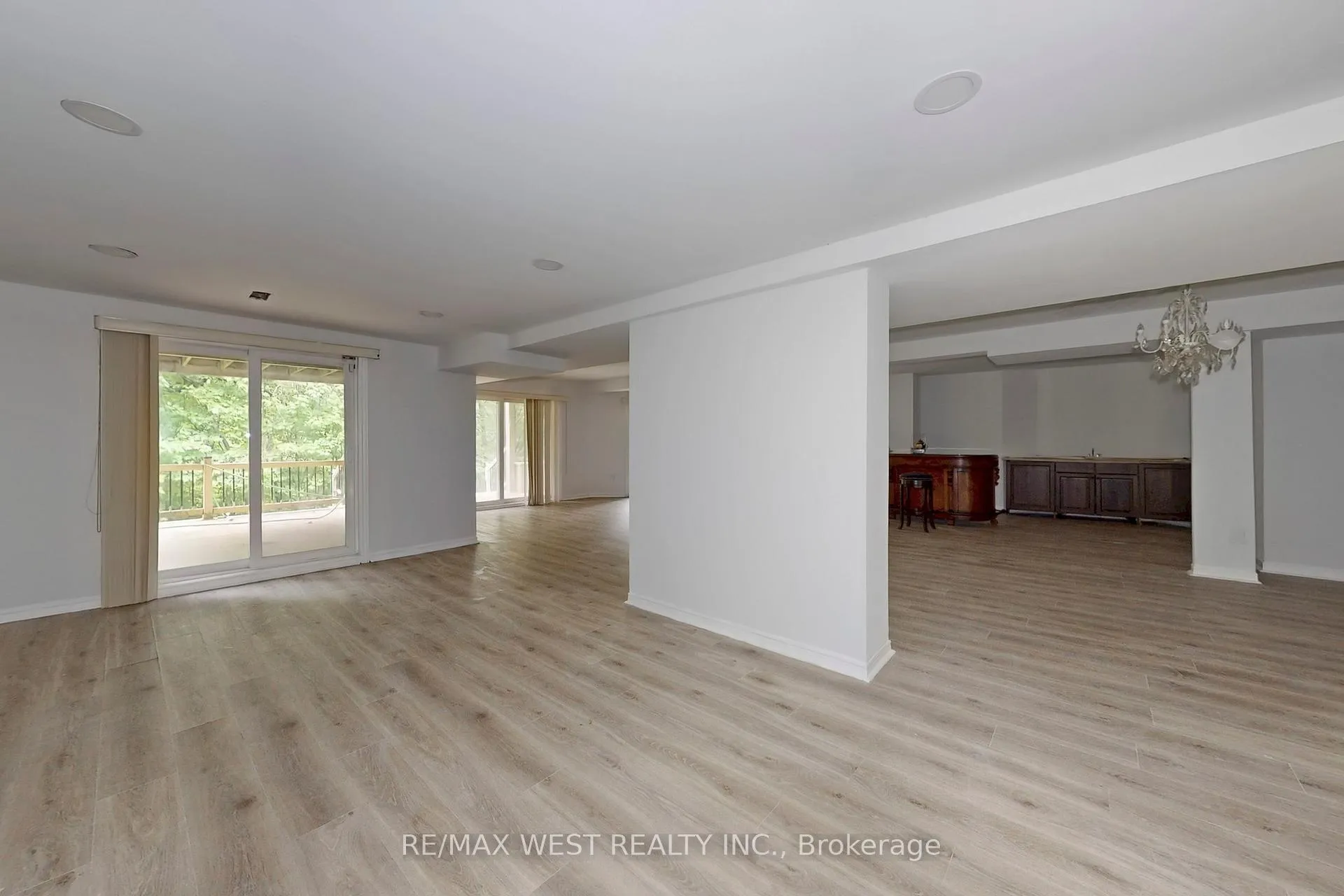 Photo 39 of 16 Prince Edward Boulevard, Markham, Thornlea — HOMEH