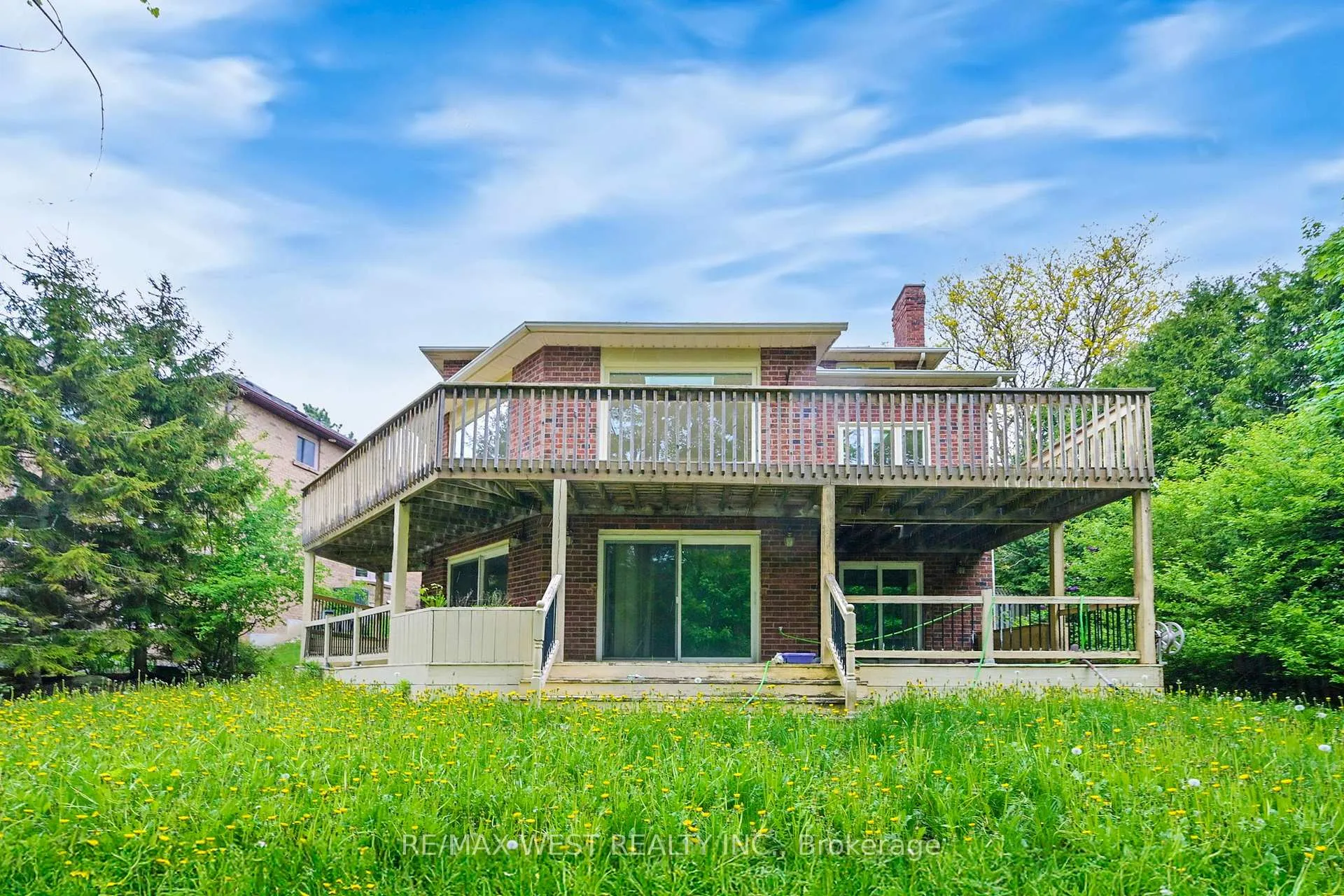 Photo 49 of 16 Prince Edward Boulevard, Markham, Thornlea — HOMEH