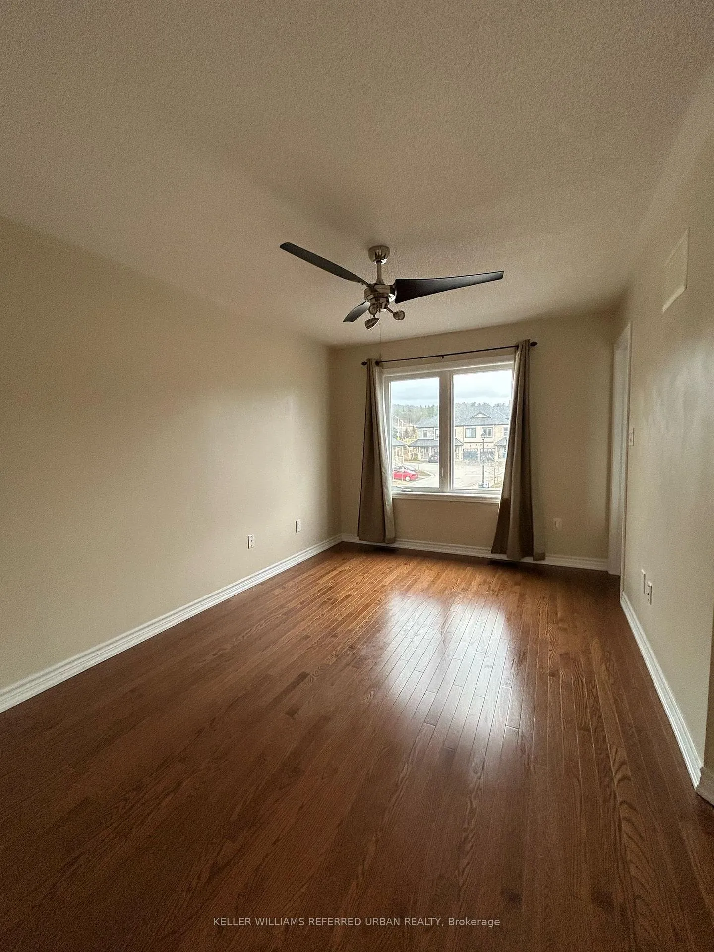 Photo 8 of 35 Cygnus Crescent, Barrie, Ardagh — HOMEH