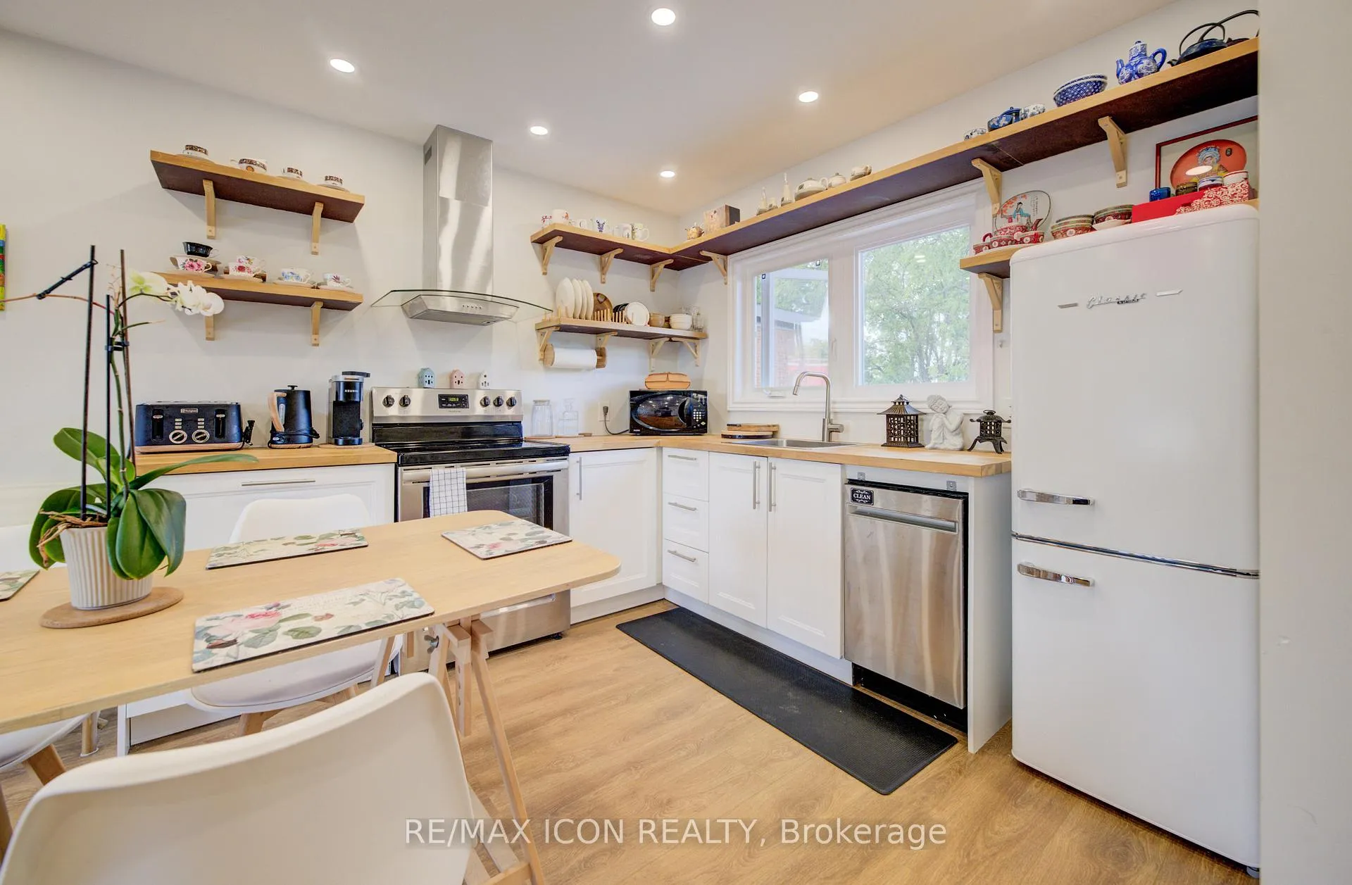 Photo 7 of Unit B, 1861 Sawmill Road, Woolwich — HOMEH
