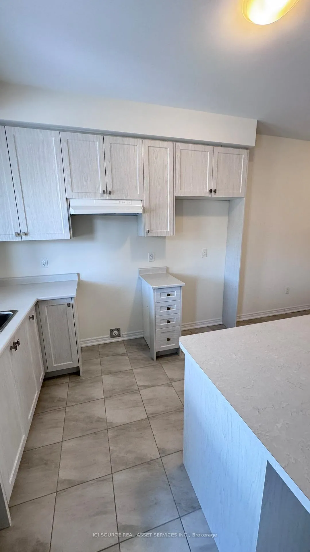 Photo 10 of 907 Crowsnest Hollow, Pickering, Rural Pickering — HOMEH