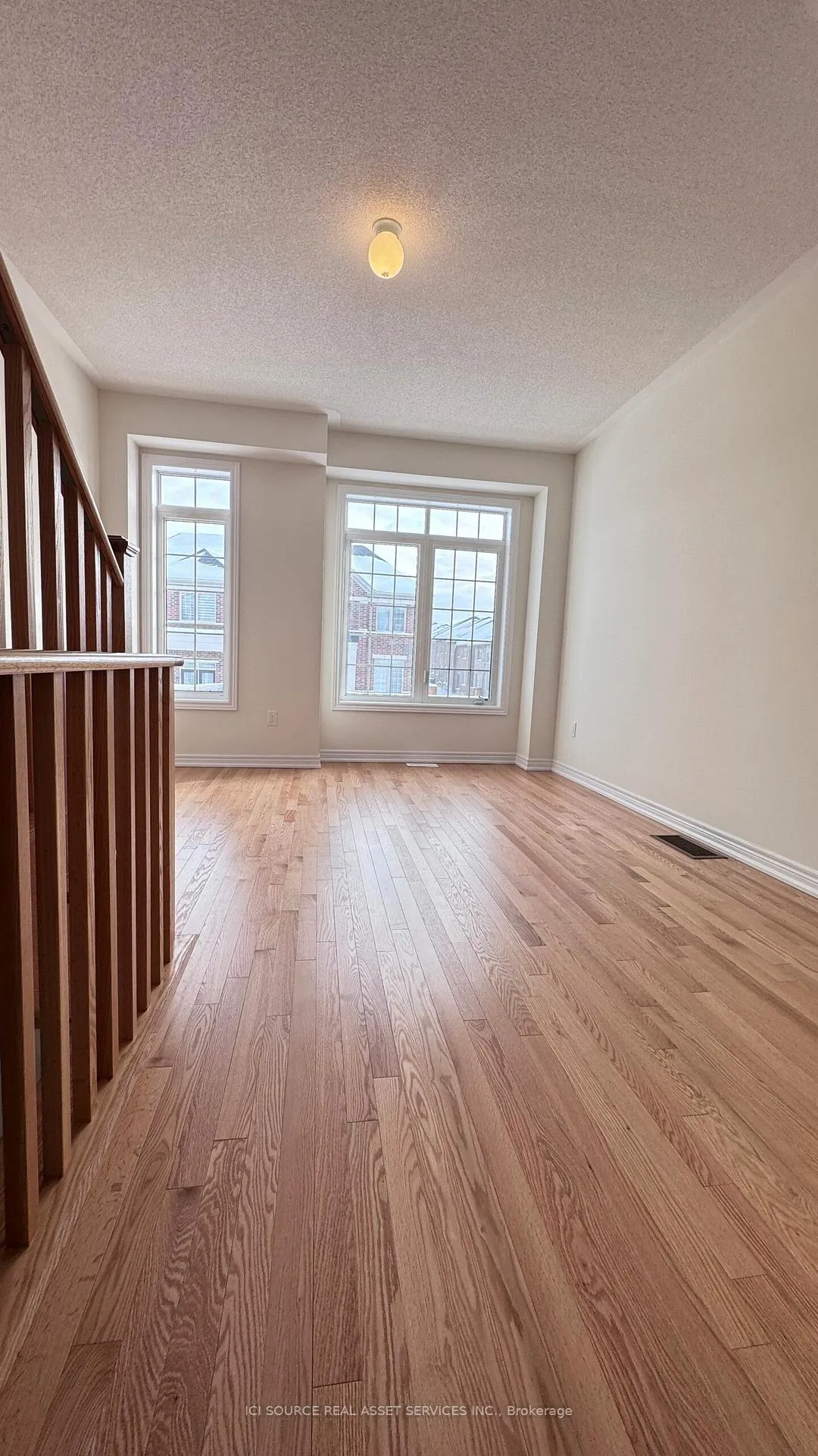 Photo 13 of 907 Crowsnest Hollow, Pickering, Rural Pickering — HOMEH