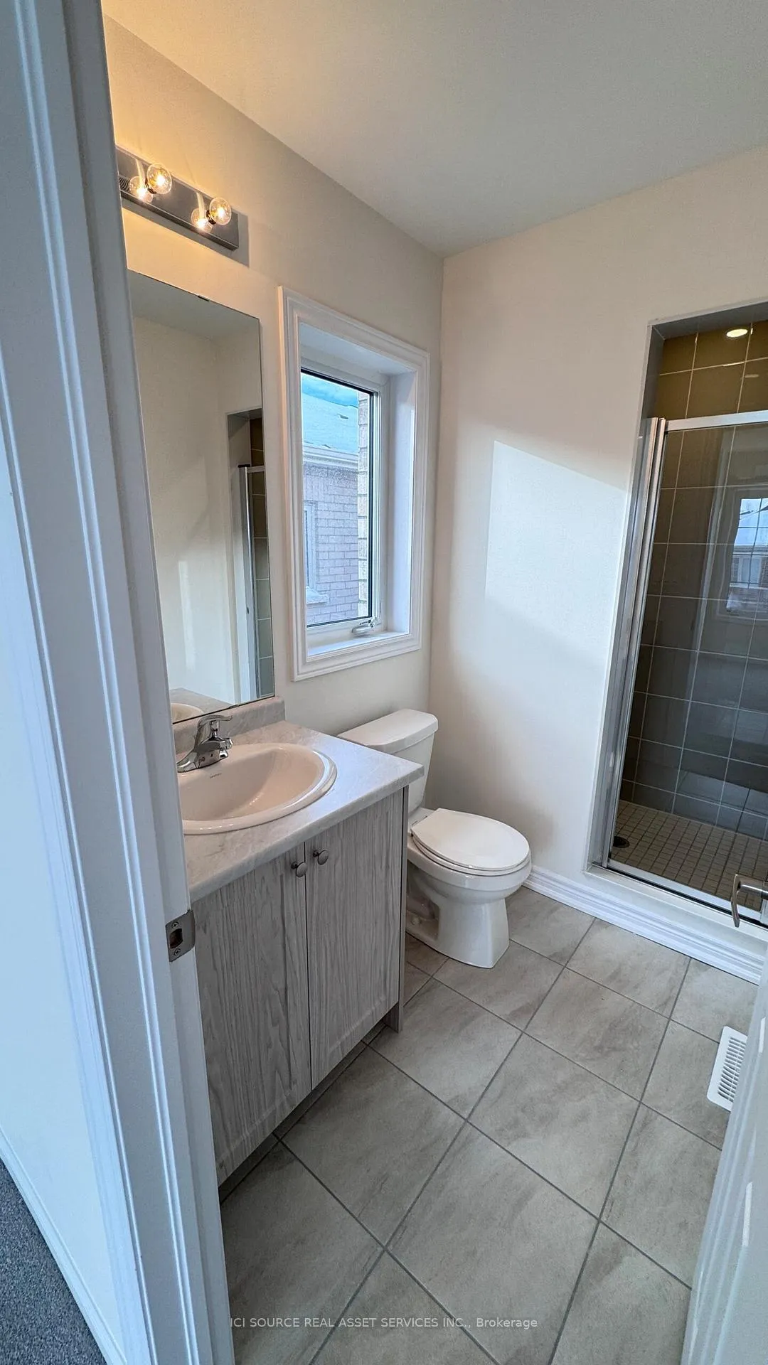 Photo 17 of 907 Crowsnest Hollow, Pickering, Rural Pickering — HOMEH