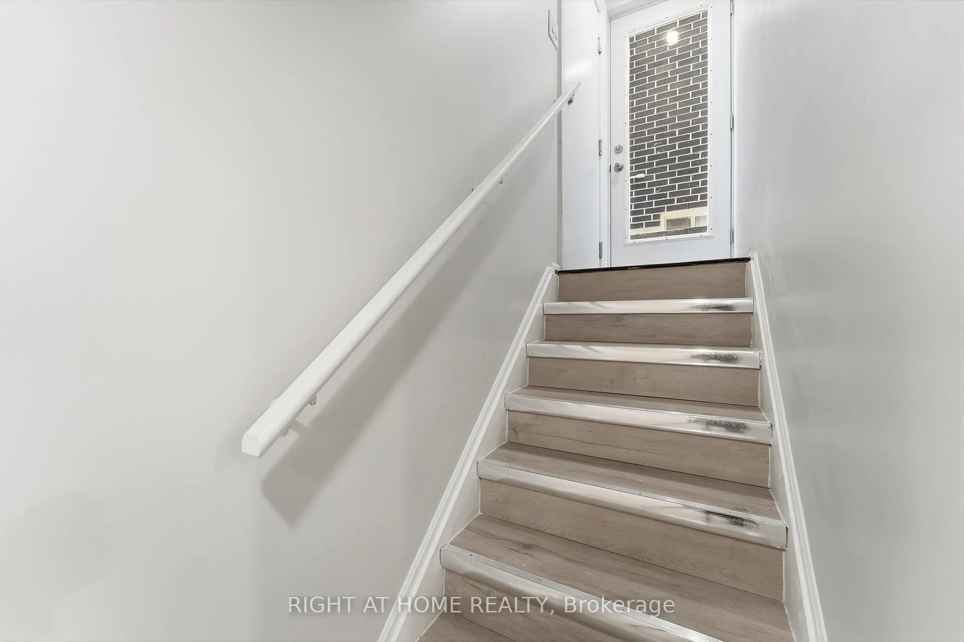 Photo 5 of Unit Lower, 7 Walter Clifford Nesbitt Drive, Whitby, Rural Whitby — HOMEH
