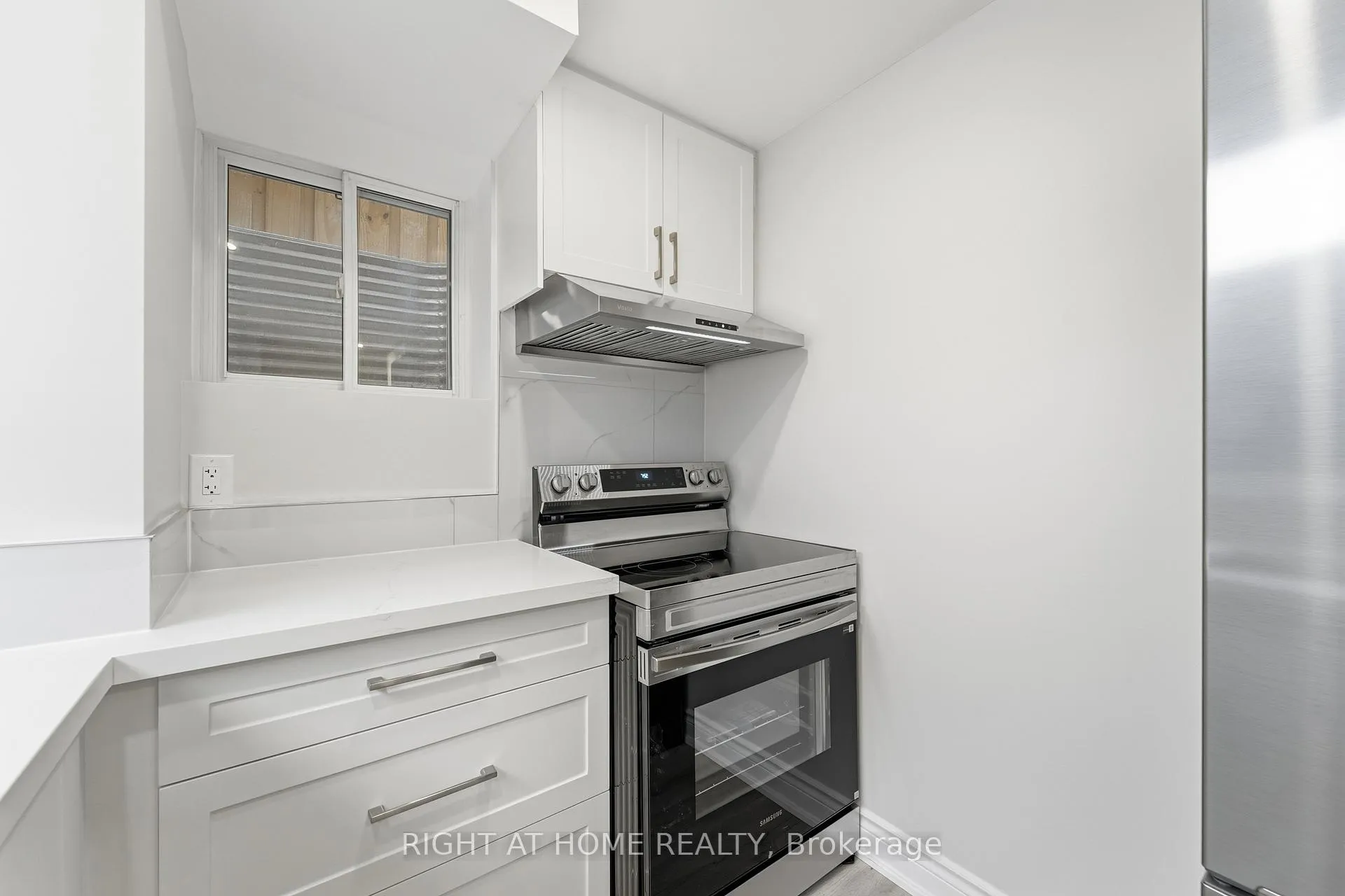 Photo 12 of Unit Lower, 7 Walter Clifford Nesbitt Drive, Whitby, Rural Whitby — HOMEH