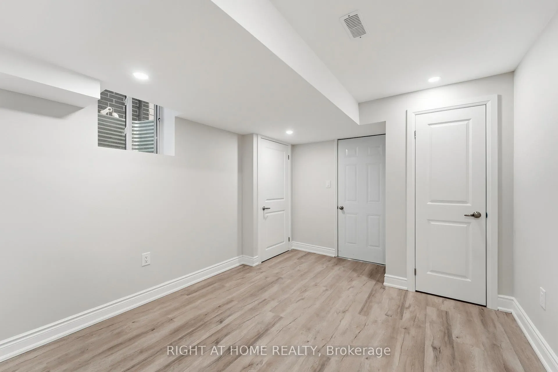 Photo 15 of Unit Lower, 7 Walter Clifford Nesbitt Drive, Whitby, Rural Whitby — HOMEH