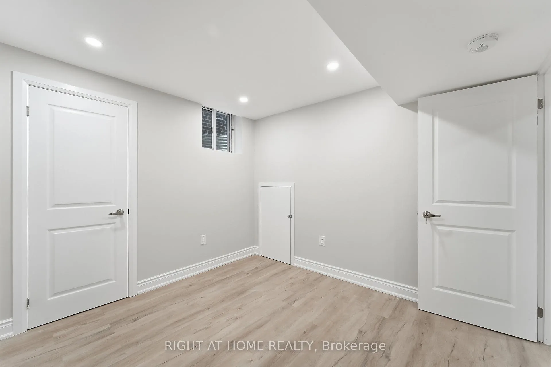 Photo 18 of Unit Lower, 7 Walter Clifford Nesbitt Drive, Whitby, Rural Whitby — HOMEH