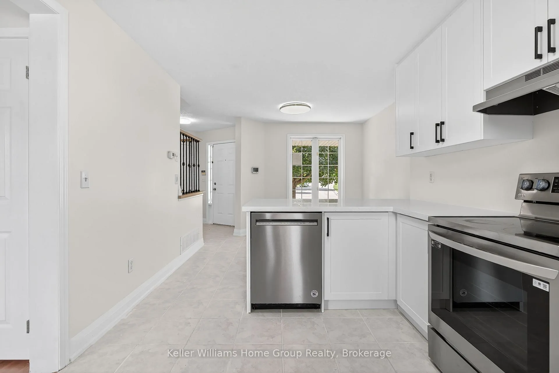 Photo 5 of 238 Briarmeadow Drive, Kitchener, Idlewood — HOMEH